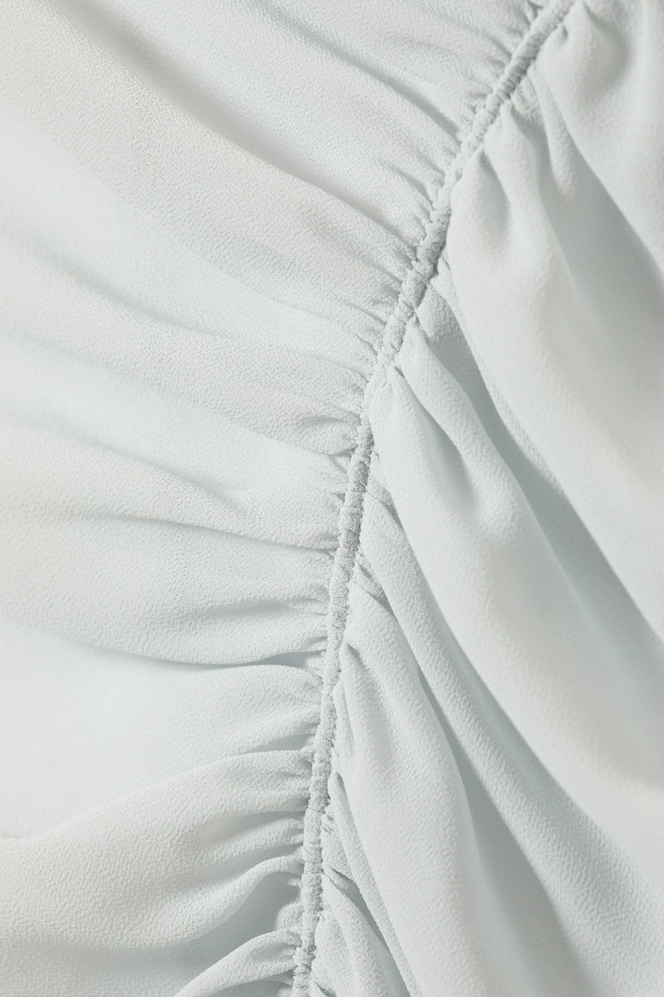 Hellgrau - Gerüschtes, ärmelloses Crêpe-Top - 2