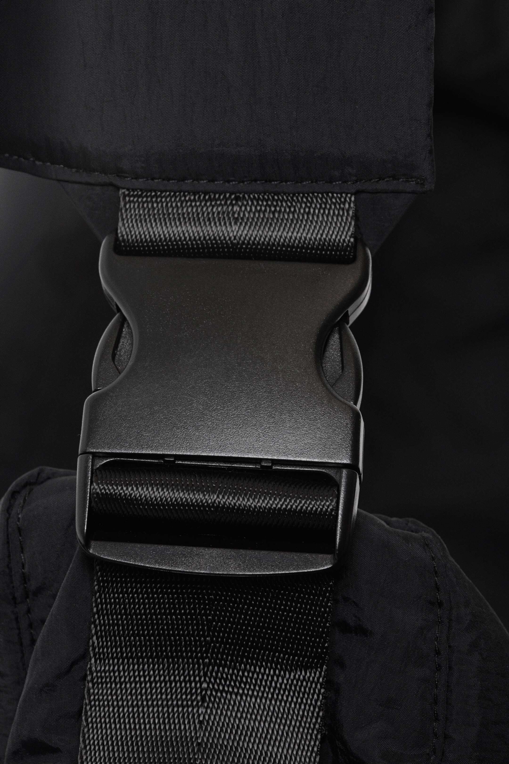 Visualizza immagine più grande: Samir Large Padded Crossbody Bag - Nero - UOMO | H&M IT 3