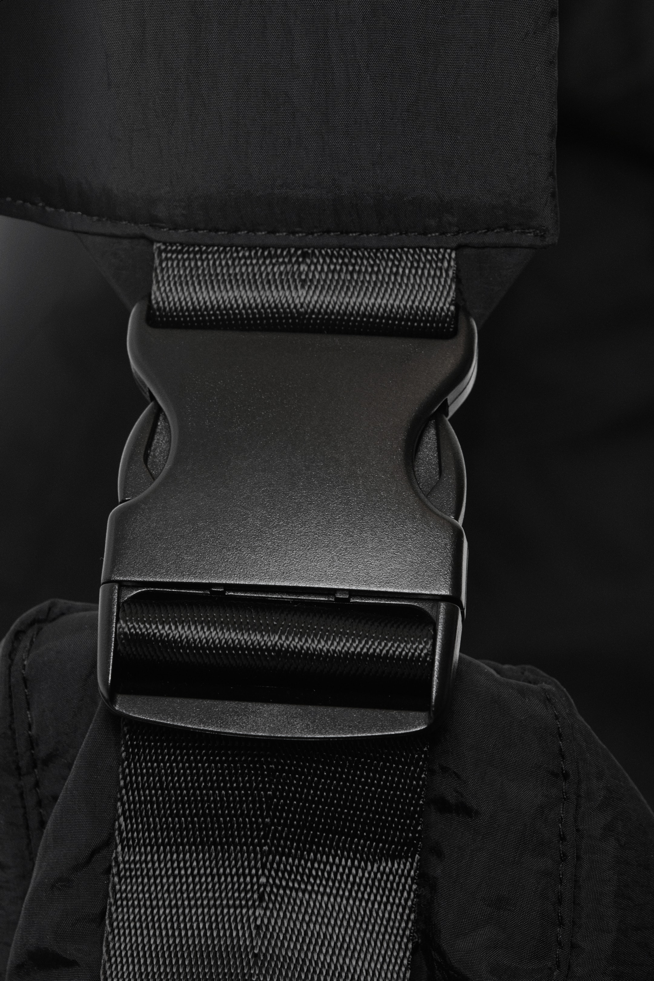 Visualizza immagine più grande: Samir Large Padded Crossbody Bag - Nero - UOMO | H&M IT 3