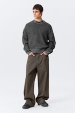 Verwaschenes Schwarz - Kastiger Oversized-Pullover in Washed-Optik - 1