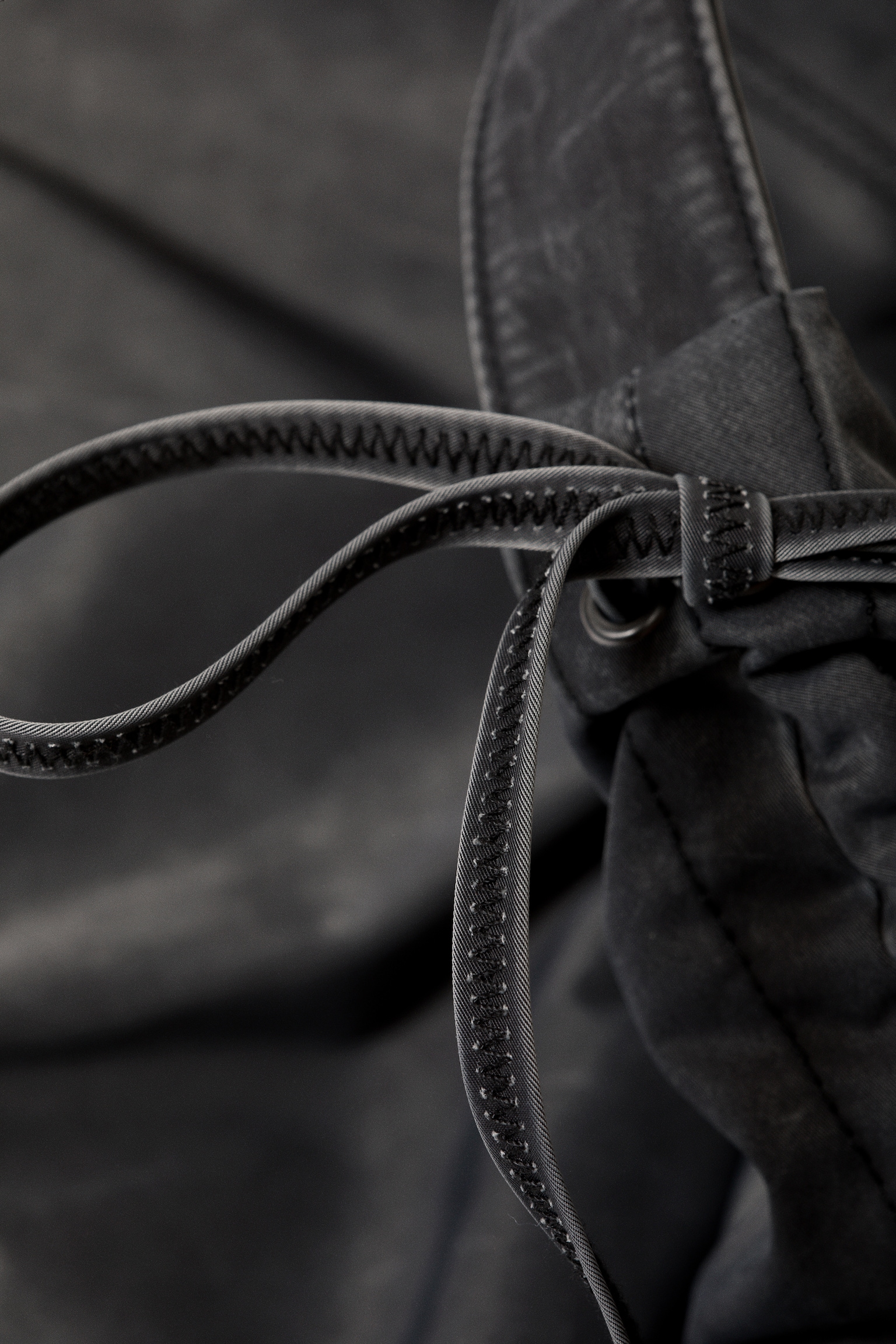 RUCHED CROSSBODY BAG - Black - 3