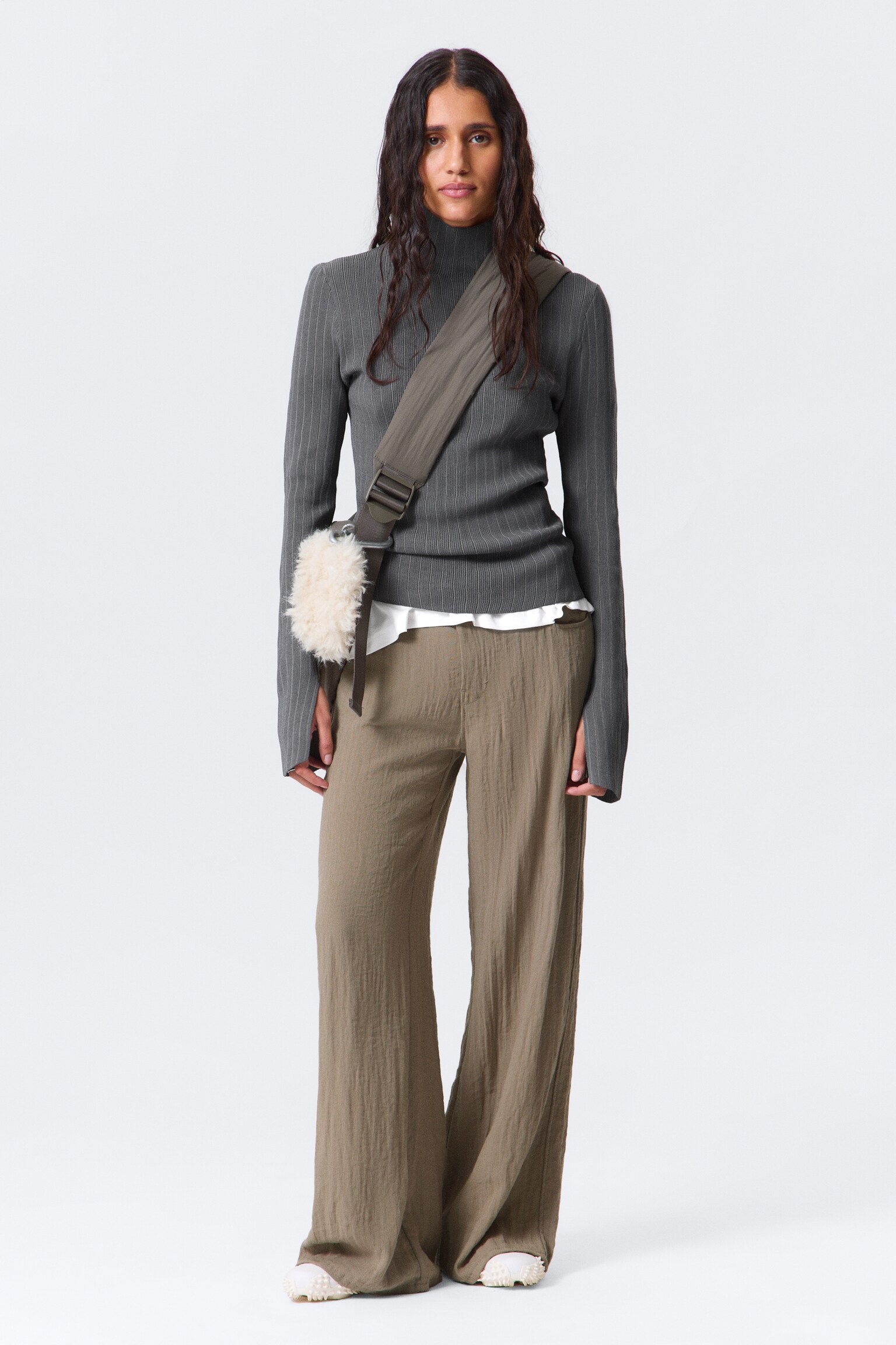 Crinkle Low Waist Loose Fit Trousers - Beige/Dark Grey/White