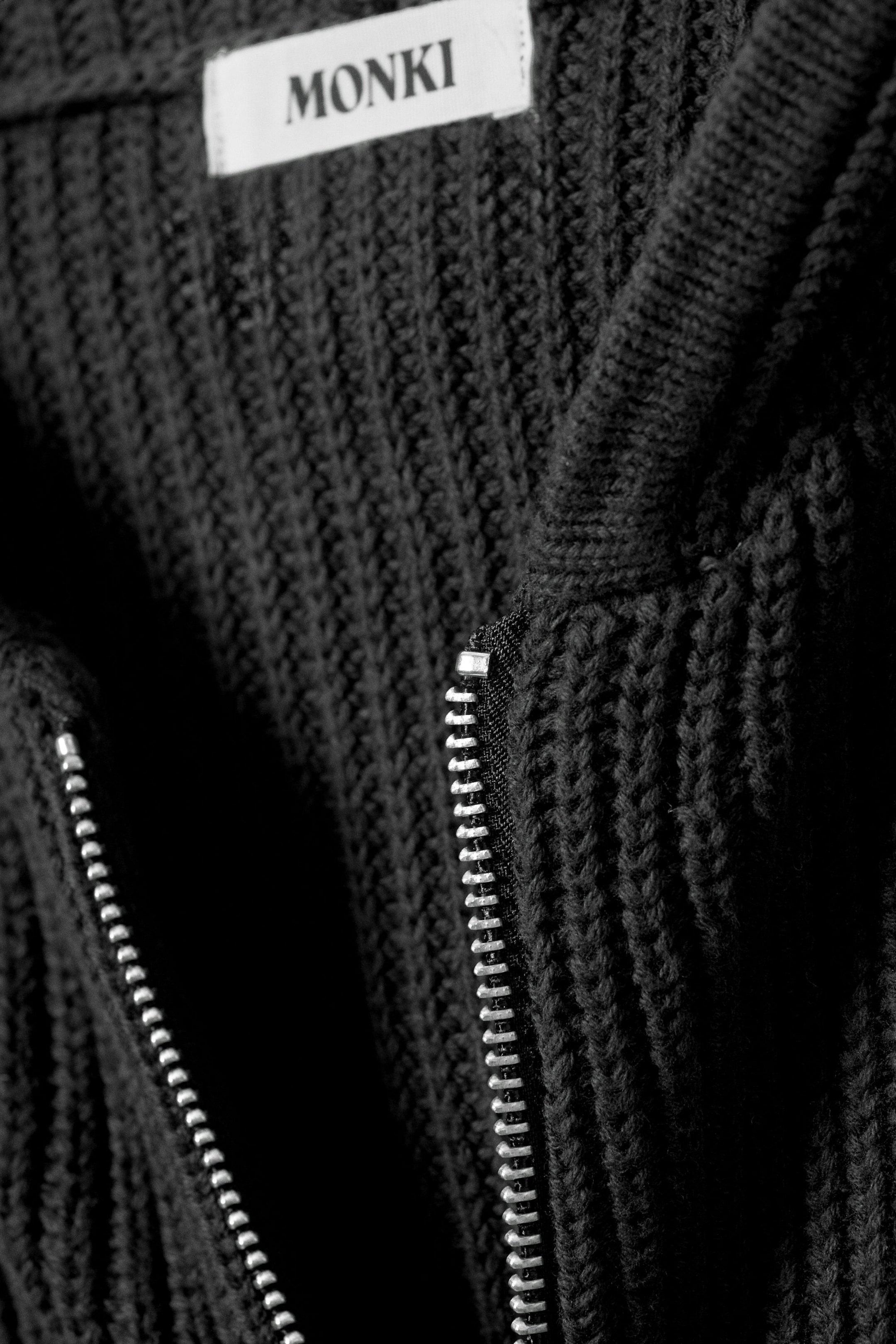 Schwarz - Langer Strickhoodie mit Reißverschluss - 4
