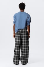Schwarz kariert - Entspannte Pyjamahose aus Flanell - 3