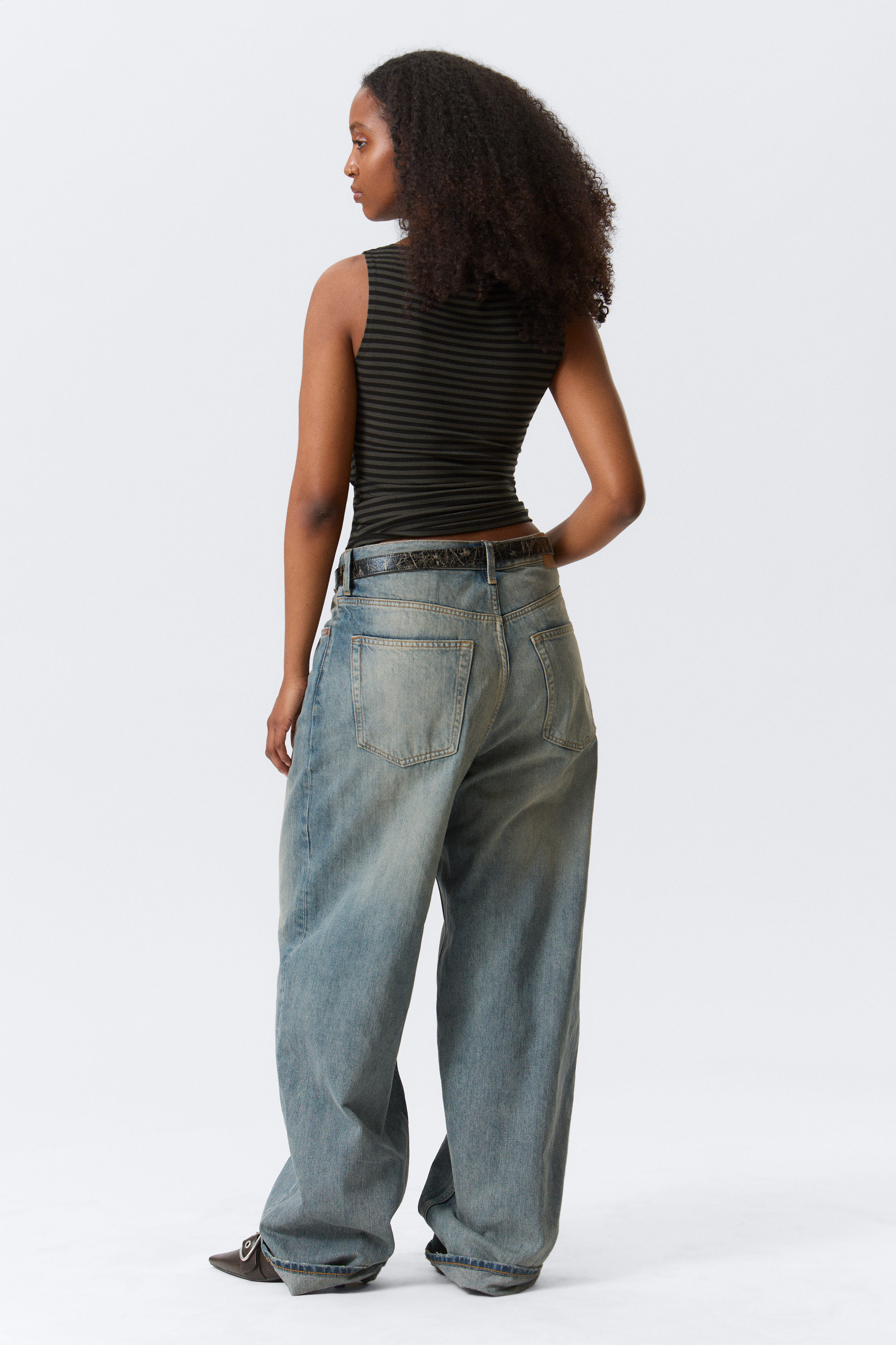 Black & Grey Stripes - Annie Striped Sleeveless Boat-Neck Top - 6