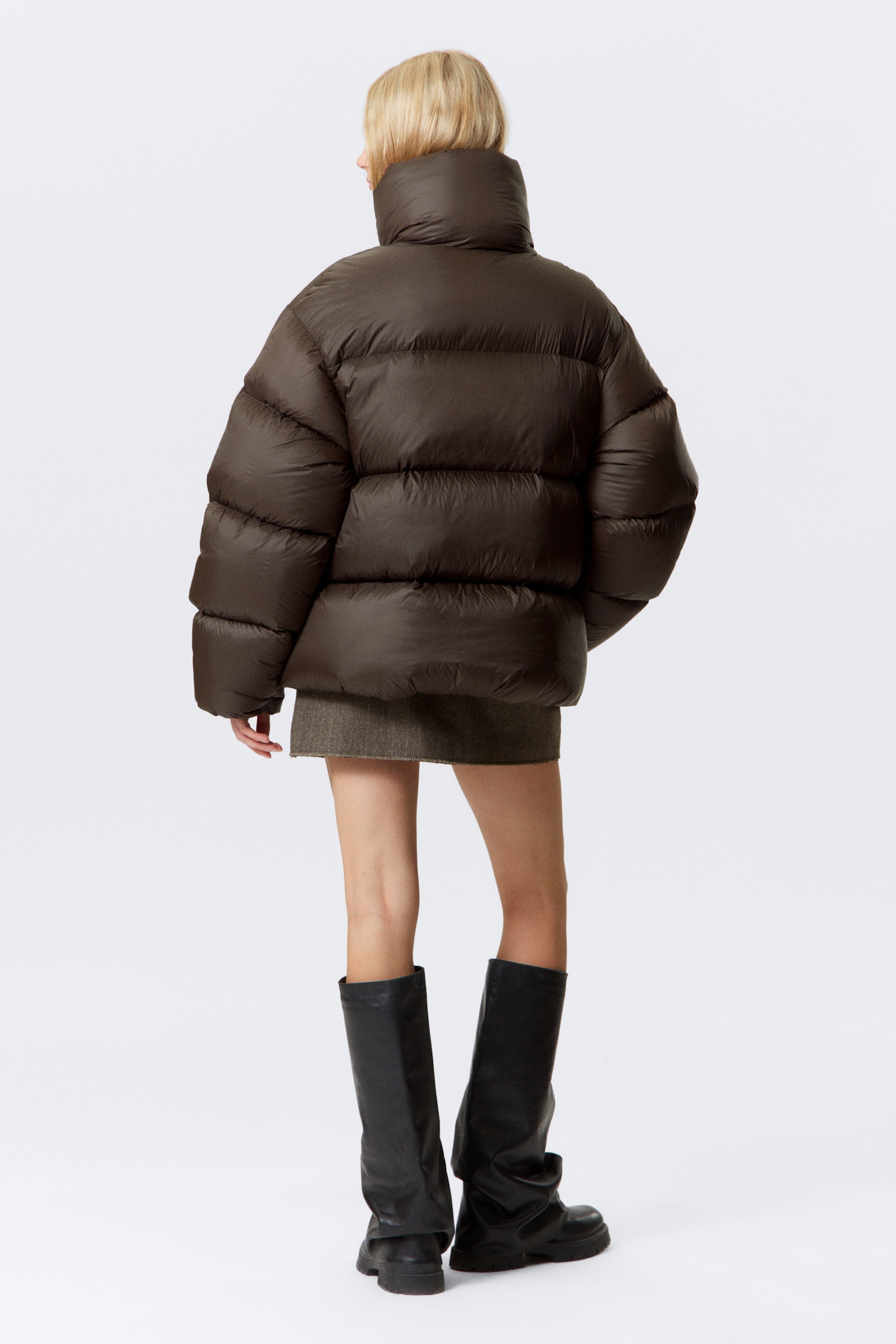 Oversized Pufferjacka med återvunnet dun - Mörkbrun - 3