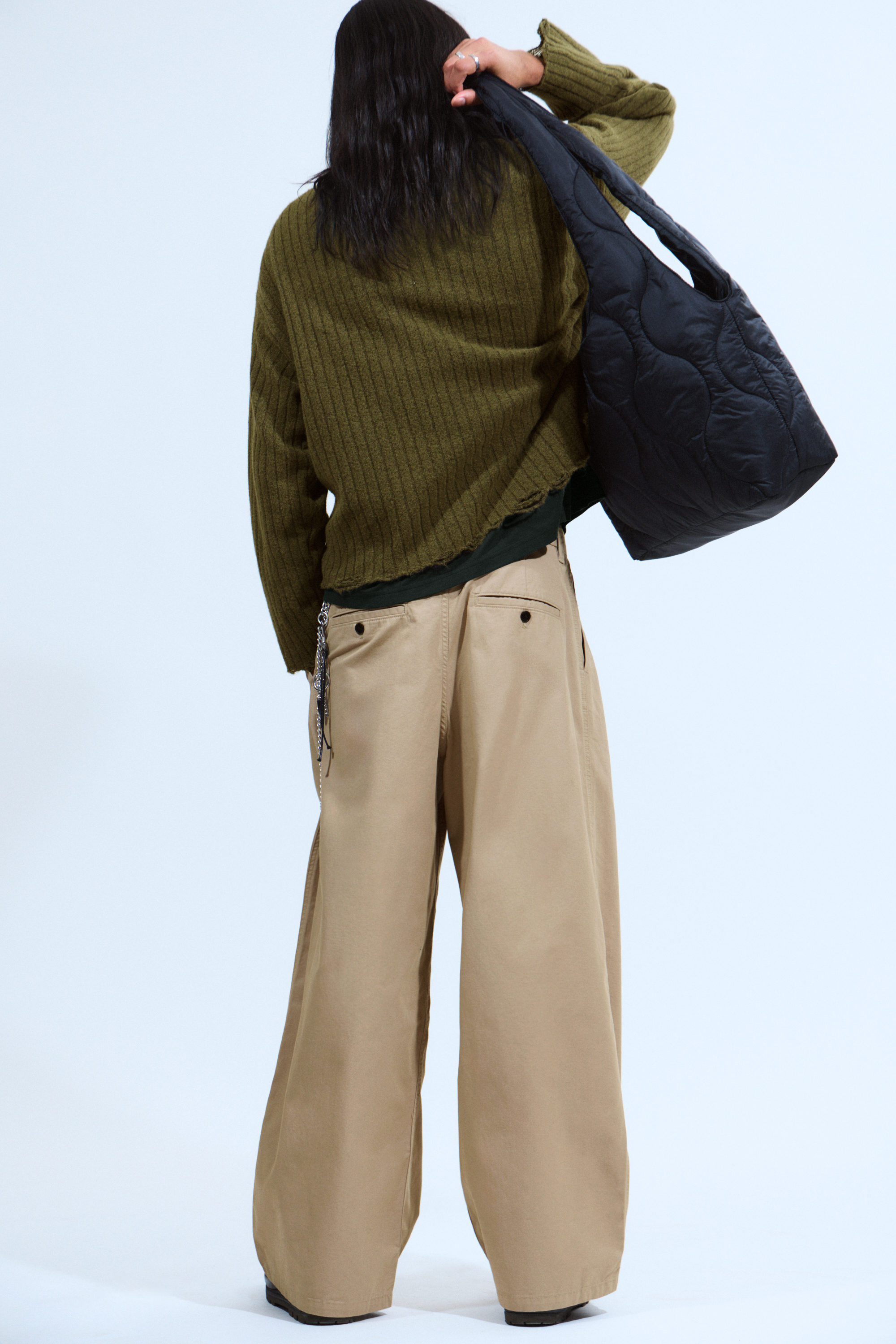 Dunkelgrün - Gerippter Pullover mit Stehkragen im Used-Look - 2