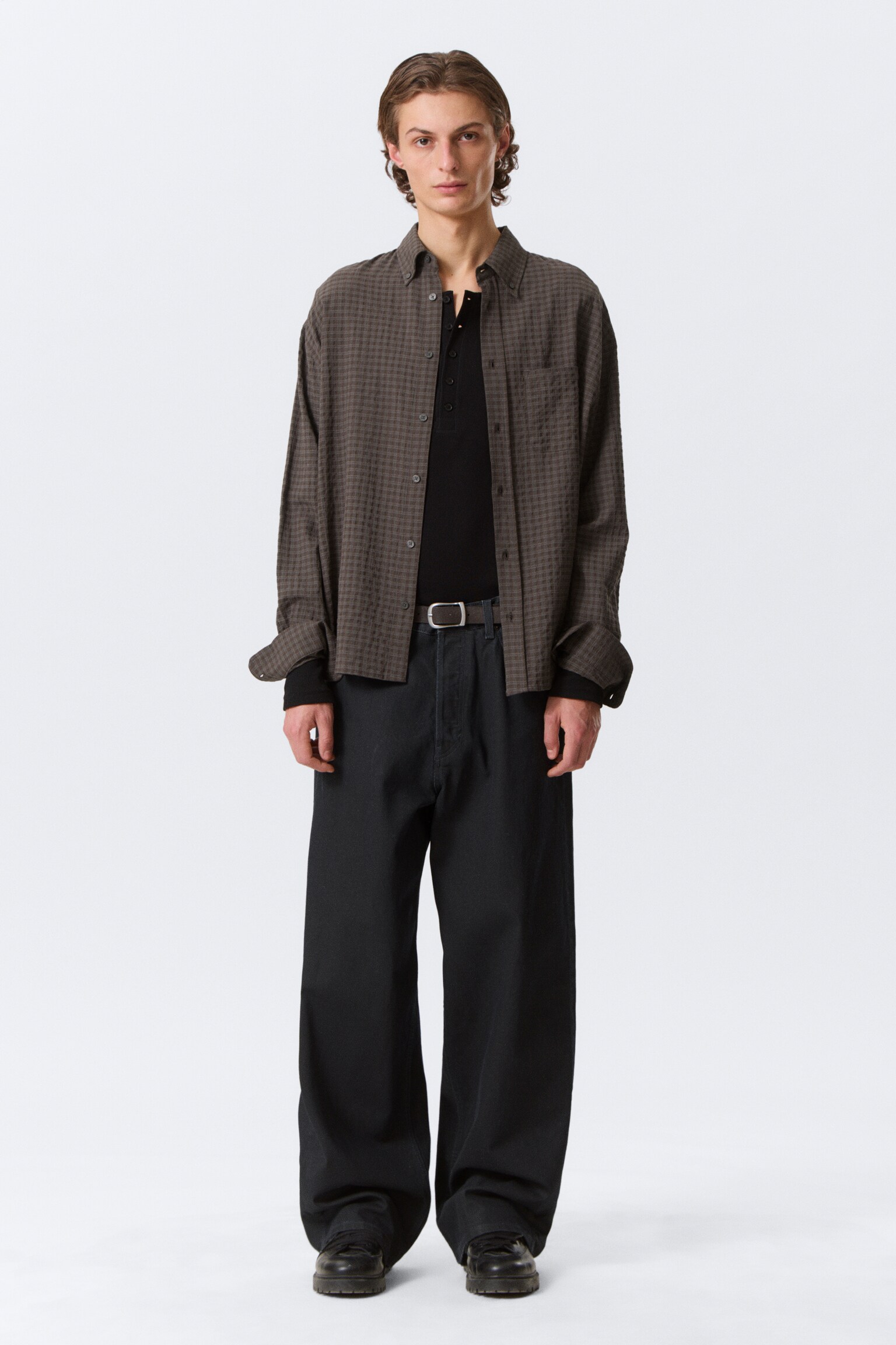 Volná strukturovaná košile s knoflíky - Tmavě hnědá kostkovaná/Checked Grey - 4