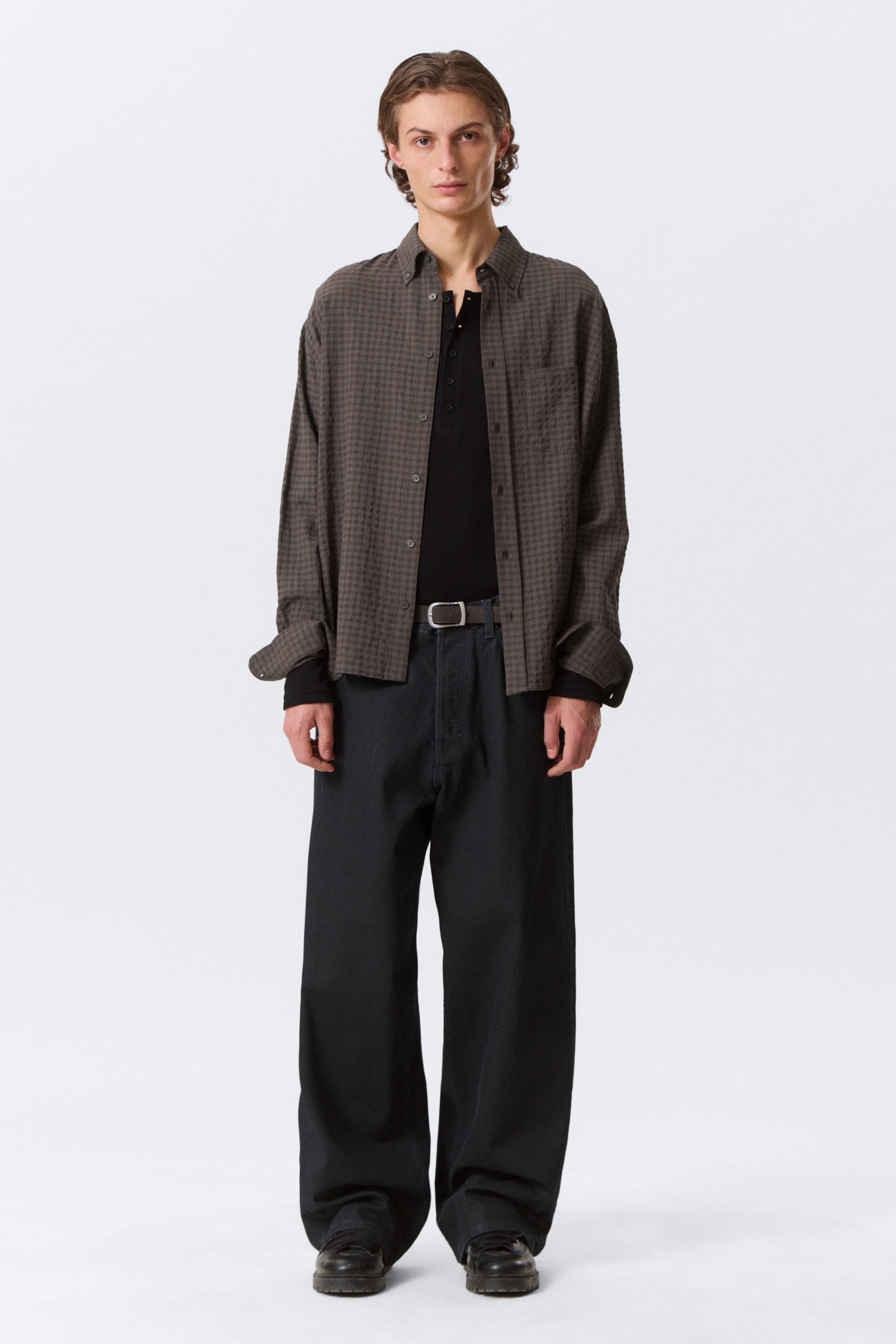Dunkelbraun kariert - Lockeres, strukturiertes Hemd mit Knopfleiste - 2