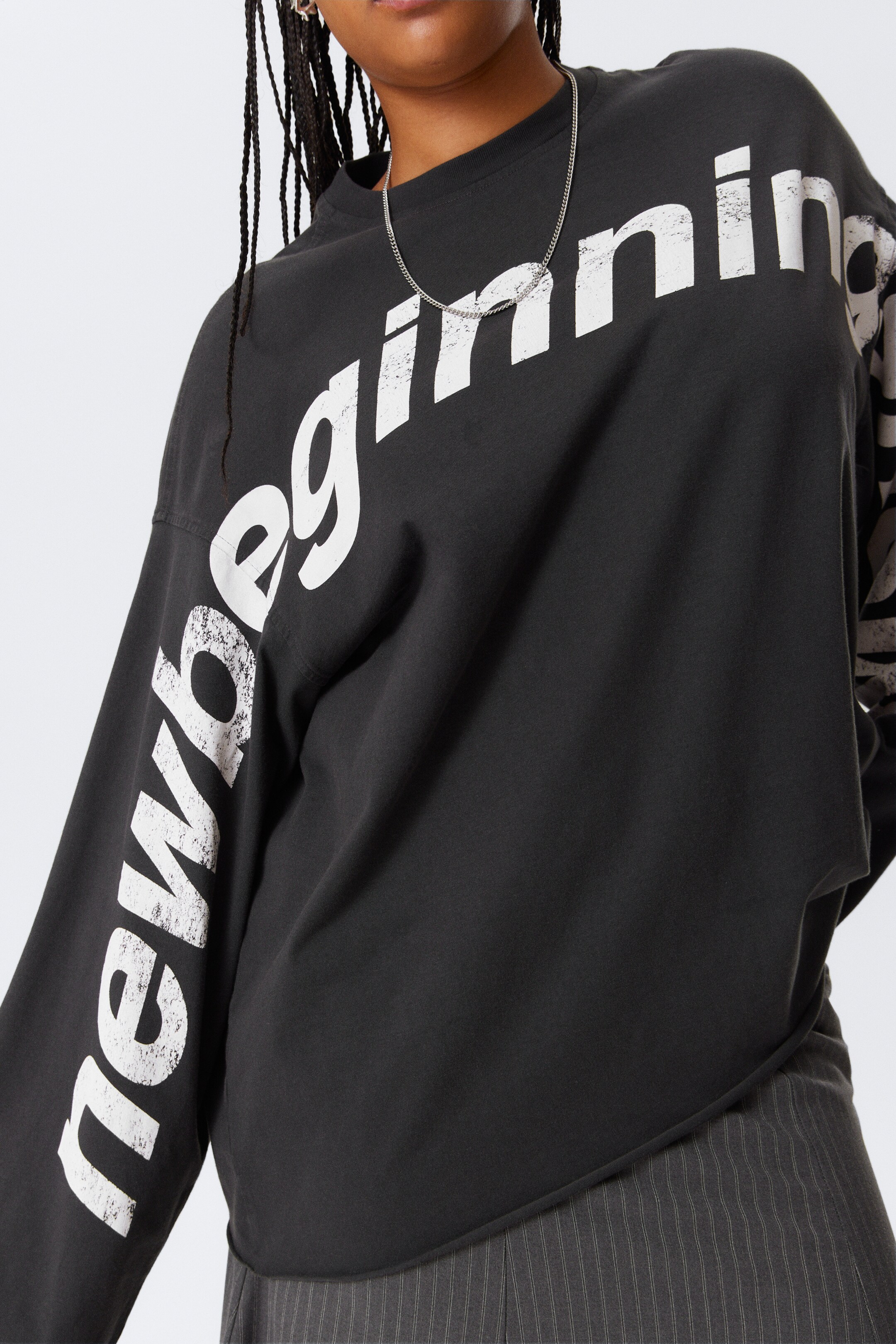 Προβολή μεγαλύτερης εικόνας: Μακρυμάνικο Printed Oversized Βαμβακερό Τοπ - Σκούρο Γκρι - Νέα Αρχή - Ladies | H&M GR 2