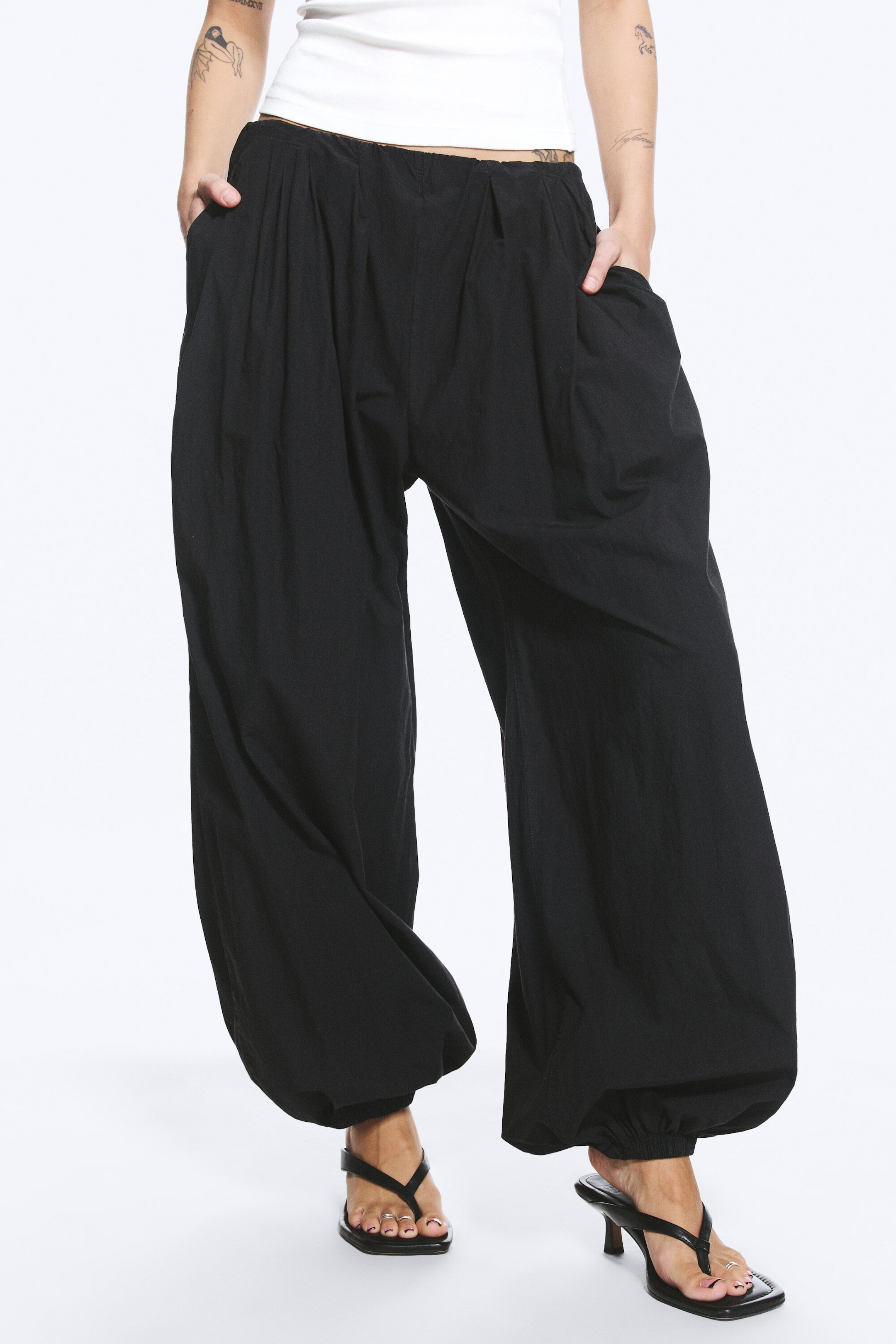 Schwarz - Ballonhose aus Baumwolle - 2