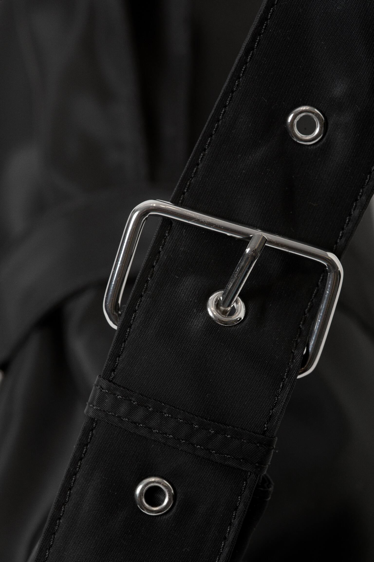 Μικρή τσάντα ώμου με κούμπωμα και χαλαρή εφαρμογή - Μαύρο - 4