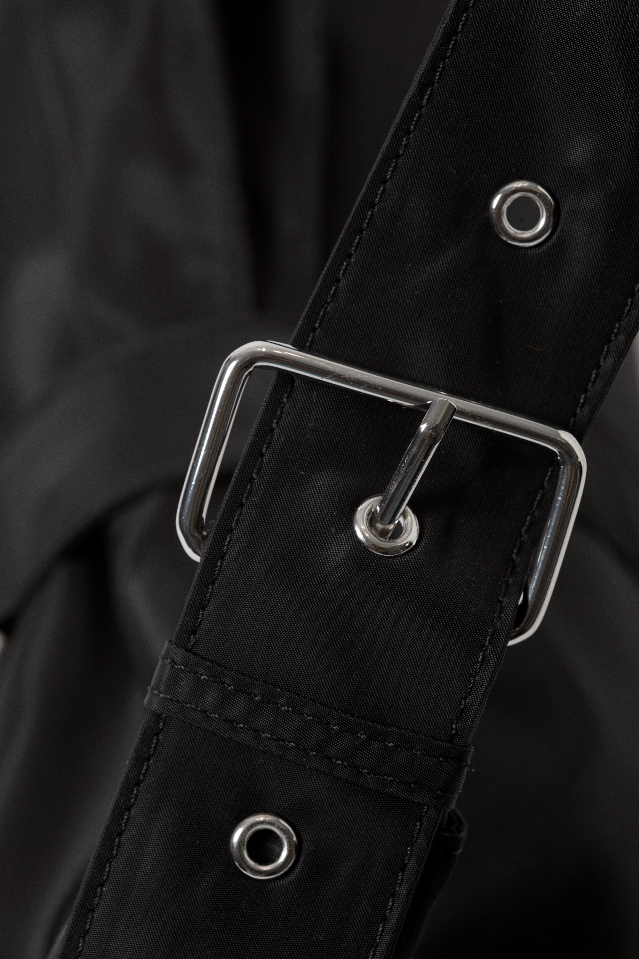 Black - Small Slouched Clasp Shoulder Bag - 4