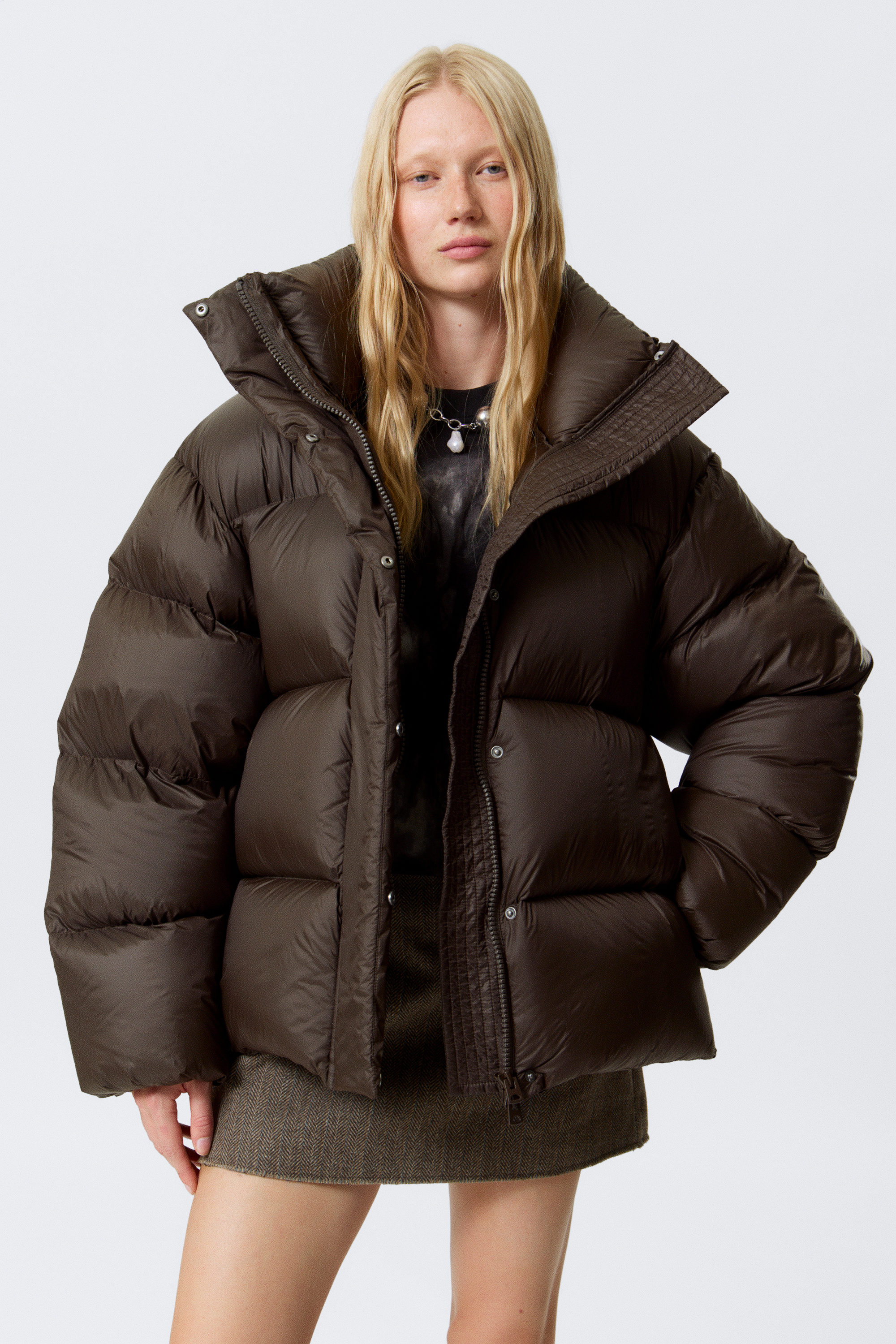 Mörkbrun - Oversized Pufferjacka med återvunnet dun - 2