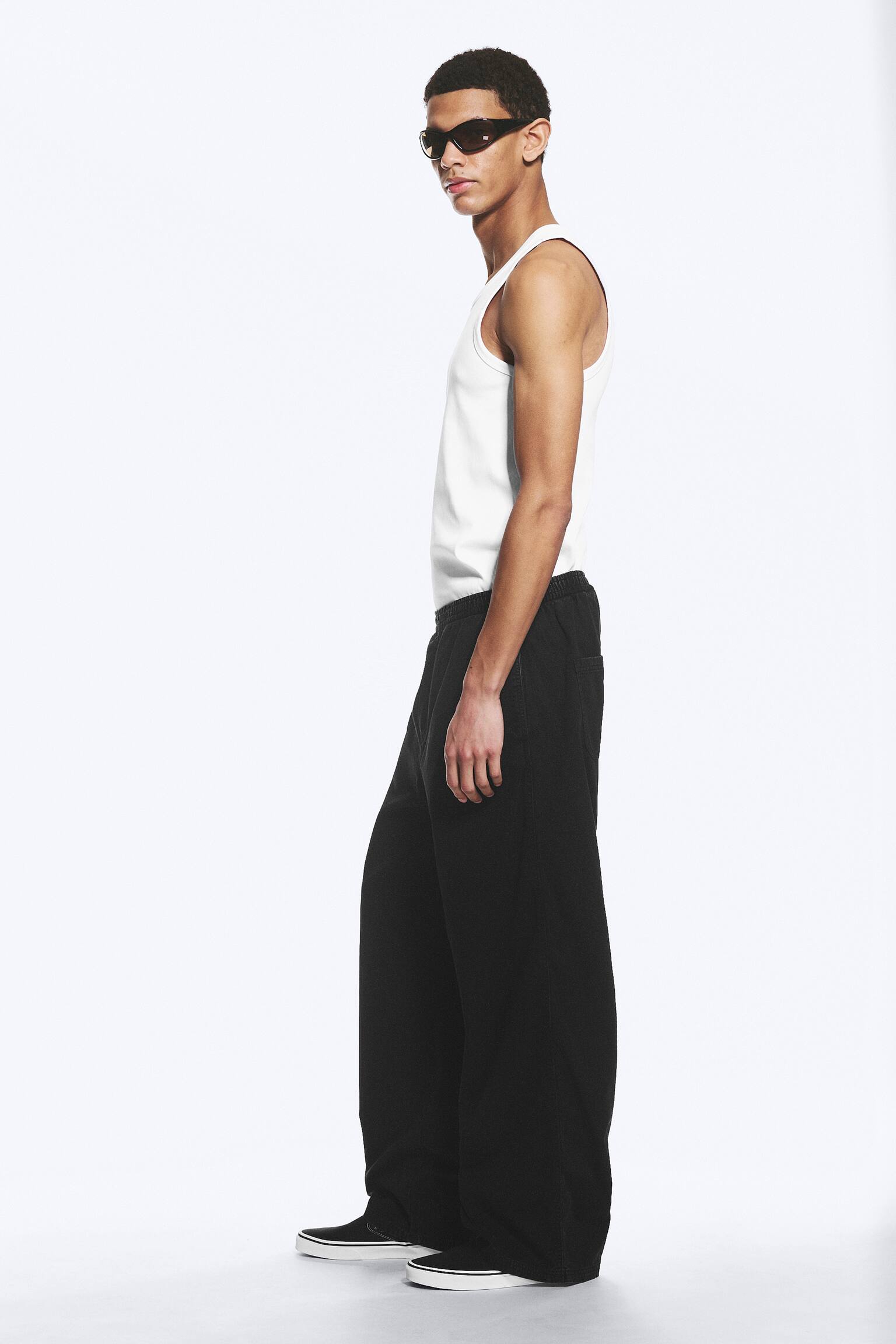 Avslappet rett joggebukse - Svart - 6