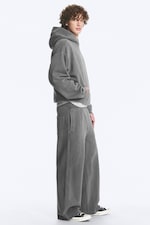 Ausgewaschenes Dunkelgrau - Weite Sweatpants aus schwerem Baumwoll-Frottee - 2