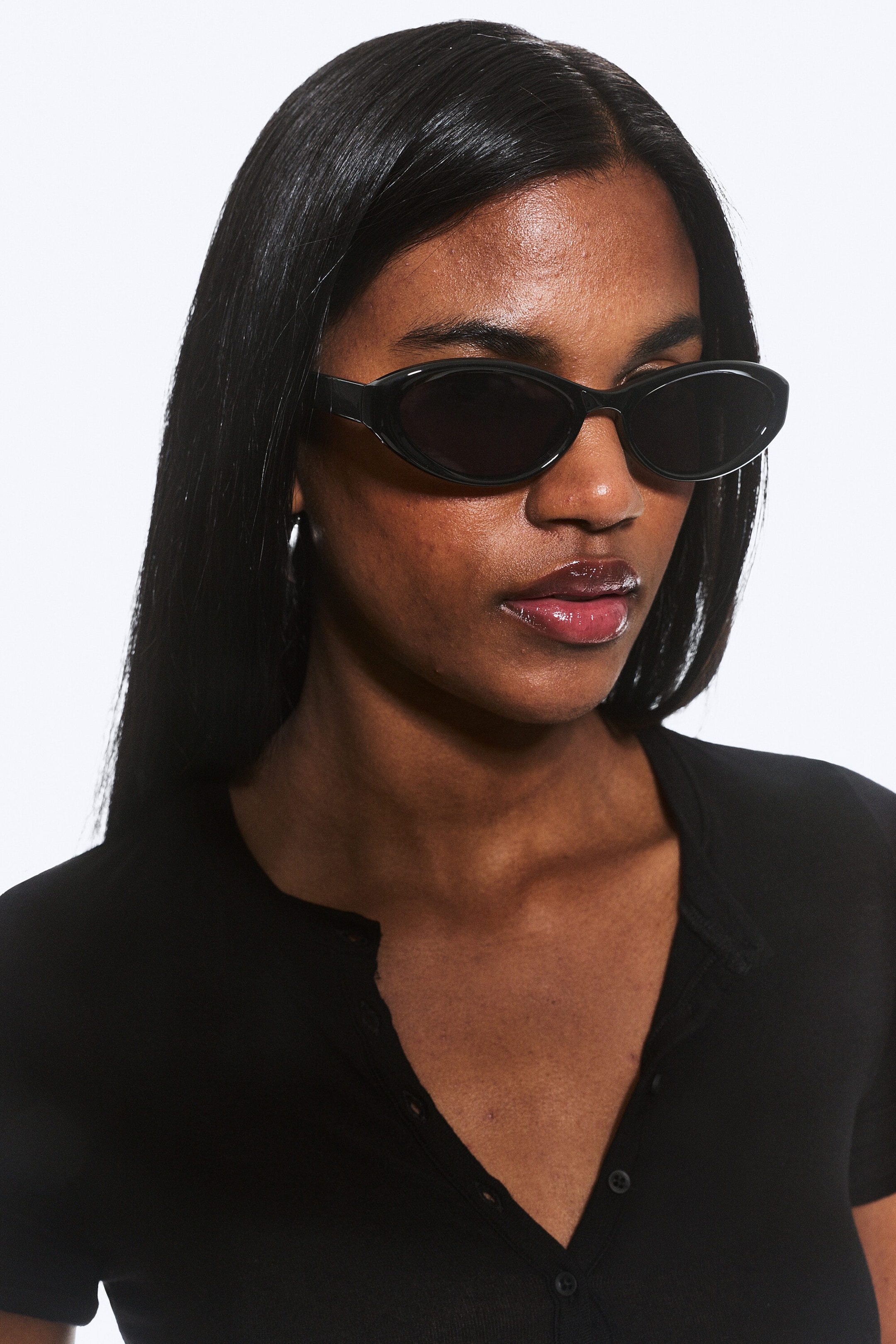 Black - Black Lenses - Oval Sunglasses - 2