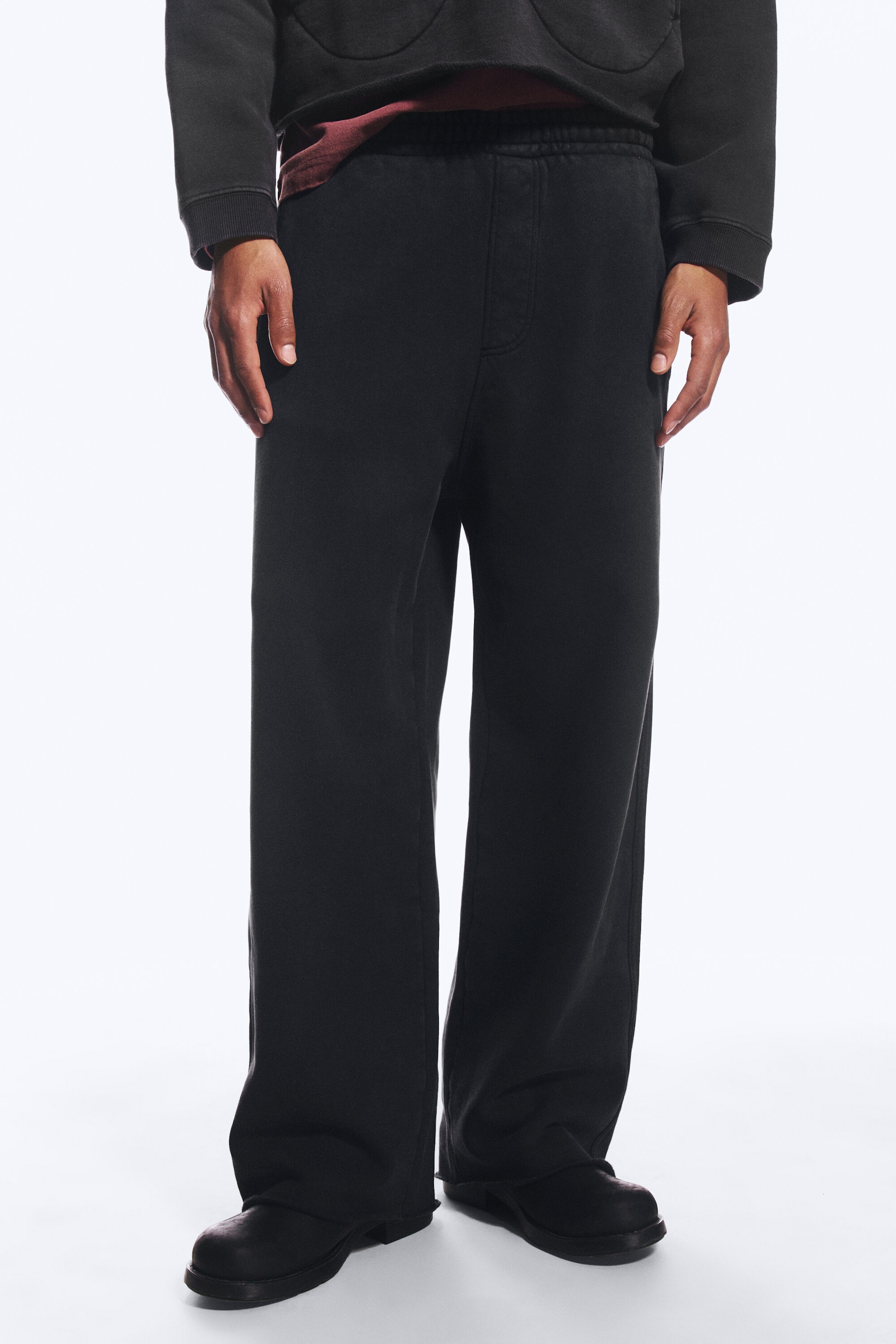 Schwarz - Weite Sweatpants mit mittlerem Bund und Waschung - 1