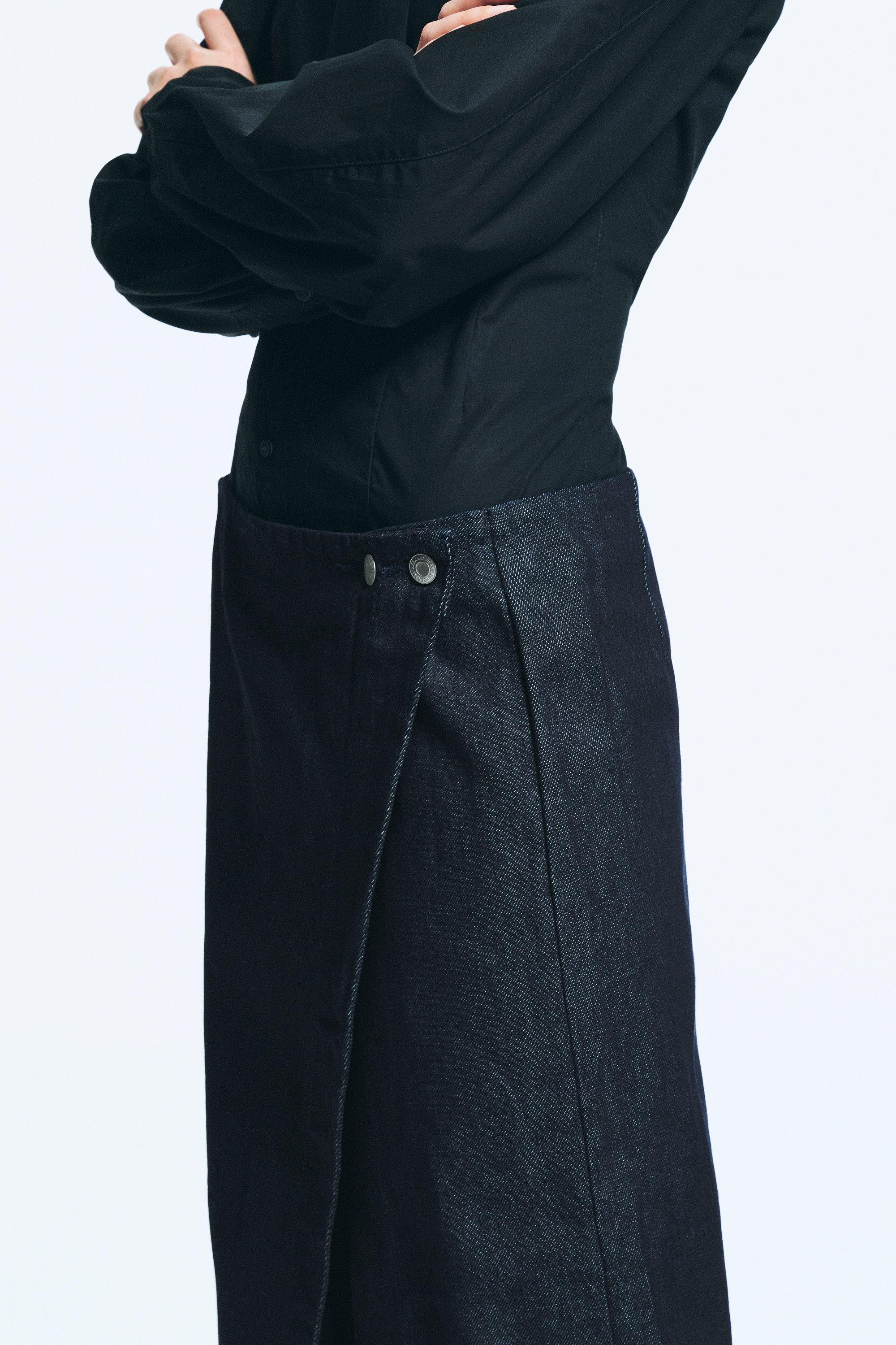 Raw Indigo - Dark Blue - Low-Waist-Midirock aus Denim - 5