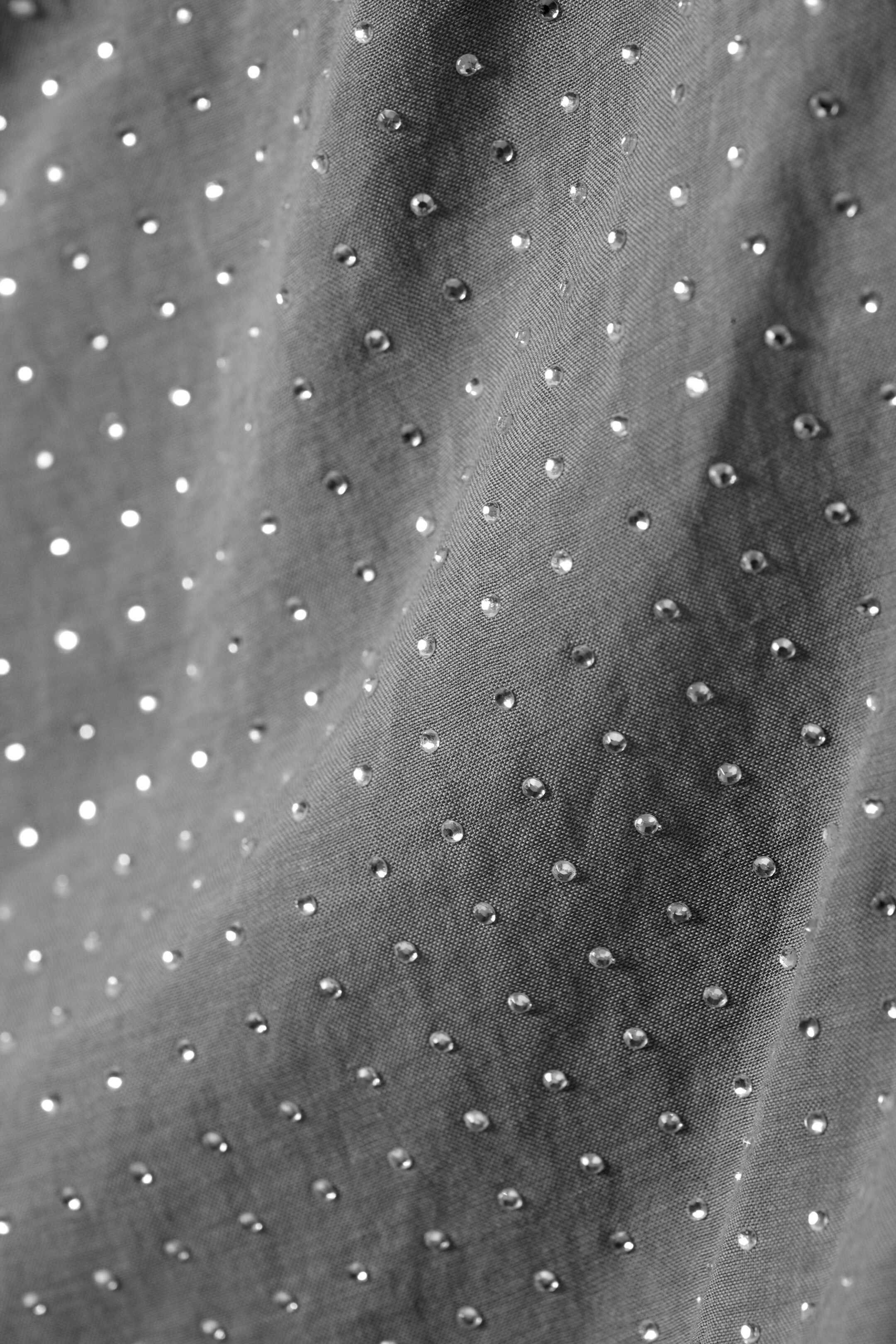 Größeres Bild ansehen: Ärmelloses Paillettentop - Grau - Strasssteine - Ladies | H&M DE 6