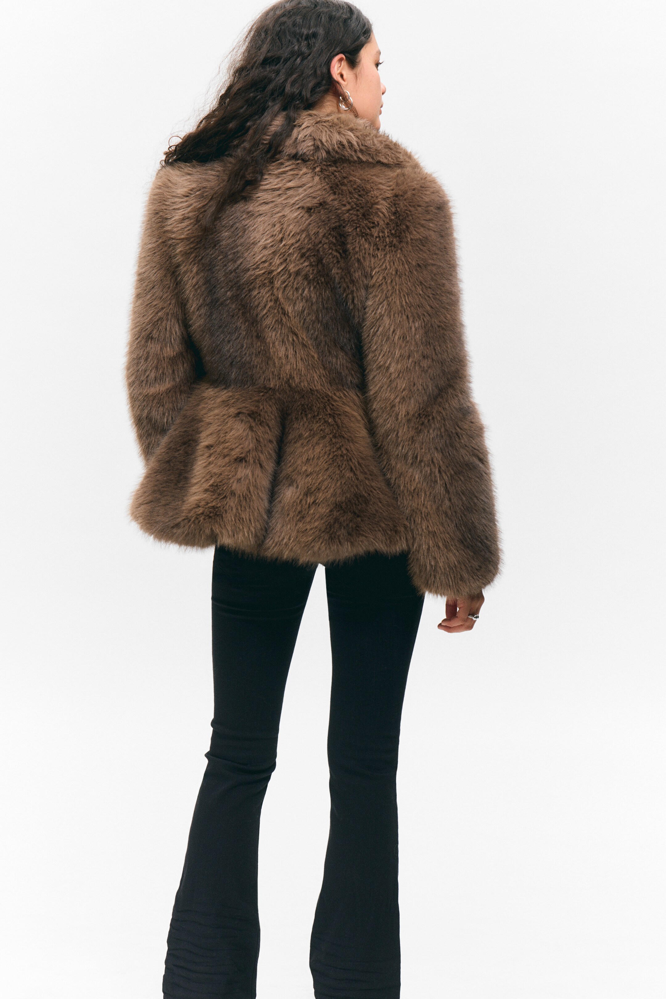 Zobraziť väčší obrázok: Bunda z umelej kožušiny s peplumom - Brown - ŽENY | H&M SK 4