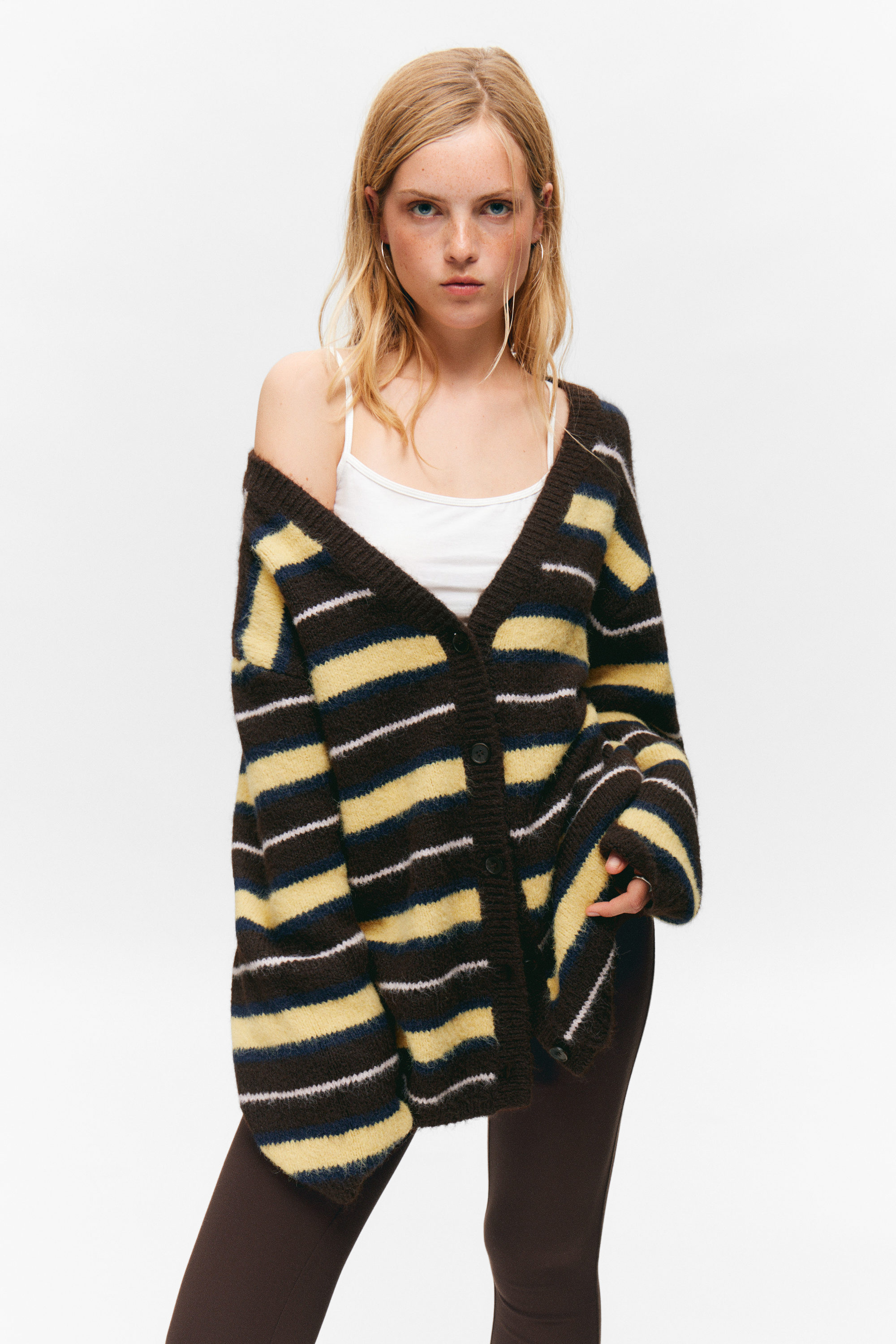 Dunkelbraun & gelb gestreift - Weiche Strickjacke mit V-Ausschnitt - 1