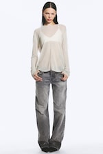 Helles gedecktes Taupe - Lockerer, transparenter Strickpullover - 1