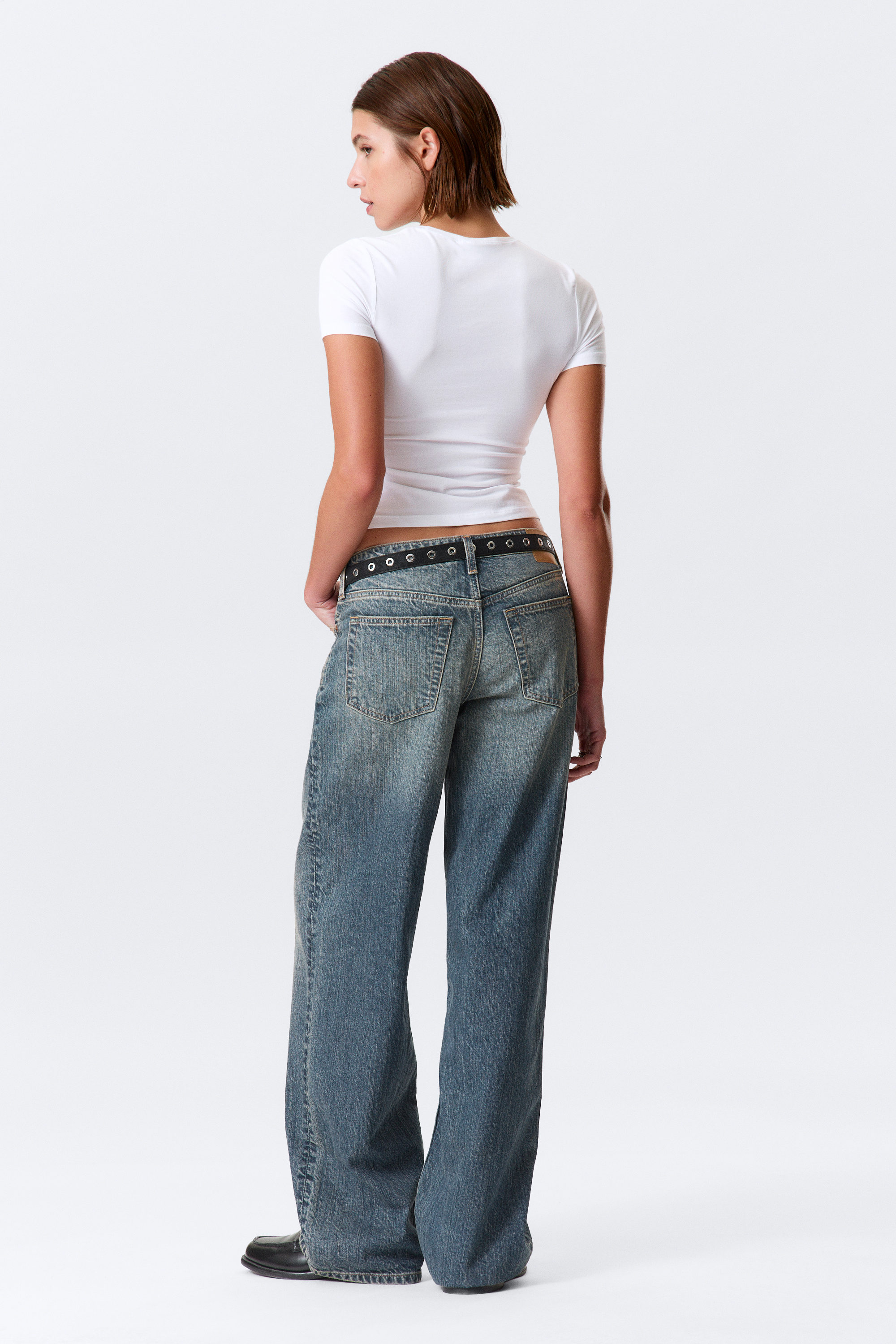 White - Slim Fitted T-shirt - 3