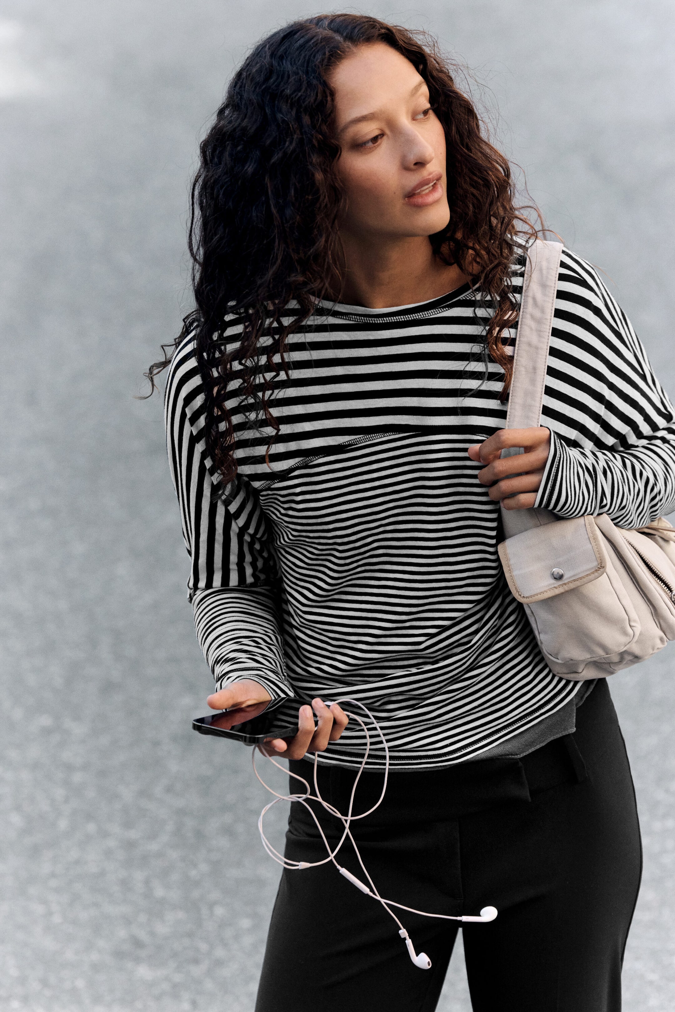 Rayures noires et blanches - T-shirt à manches longues chauve-souris - 1