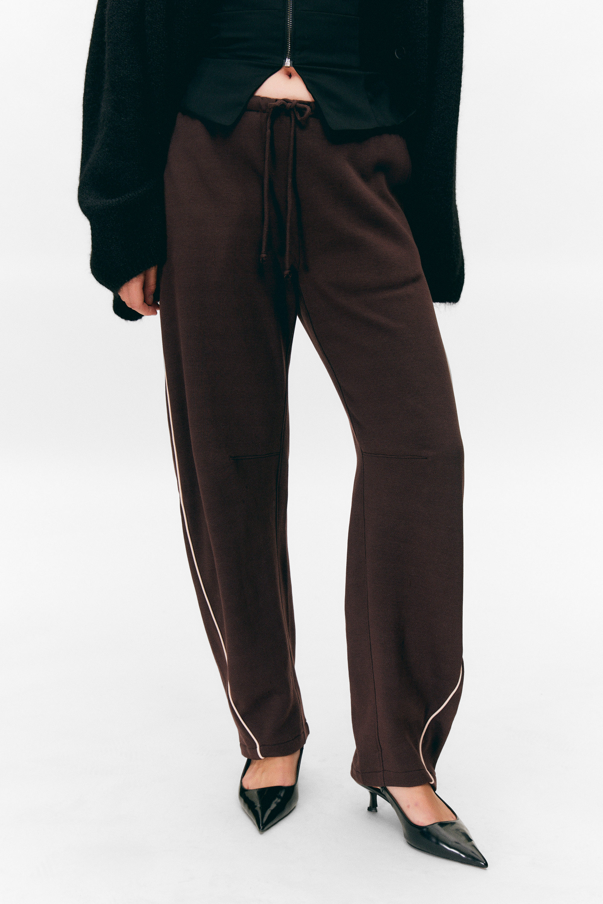 Dark Brown - Low Rise Barrel Leg Sweatpants - 2