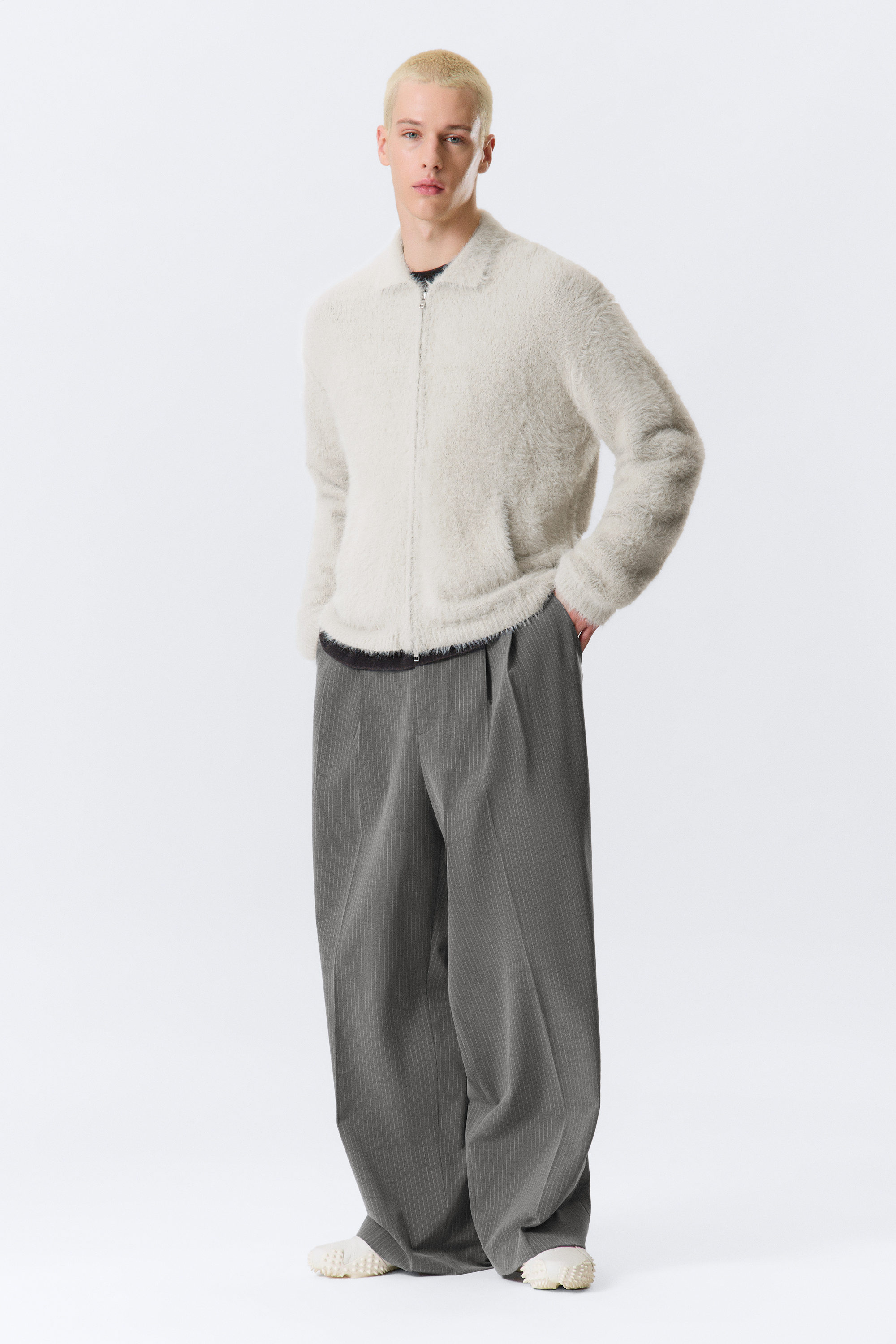 Smutsig Vit - Hårig stickad cardigan med dragkedja - 4