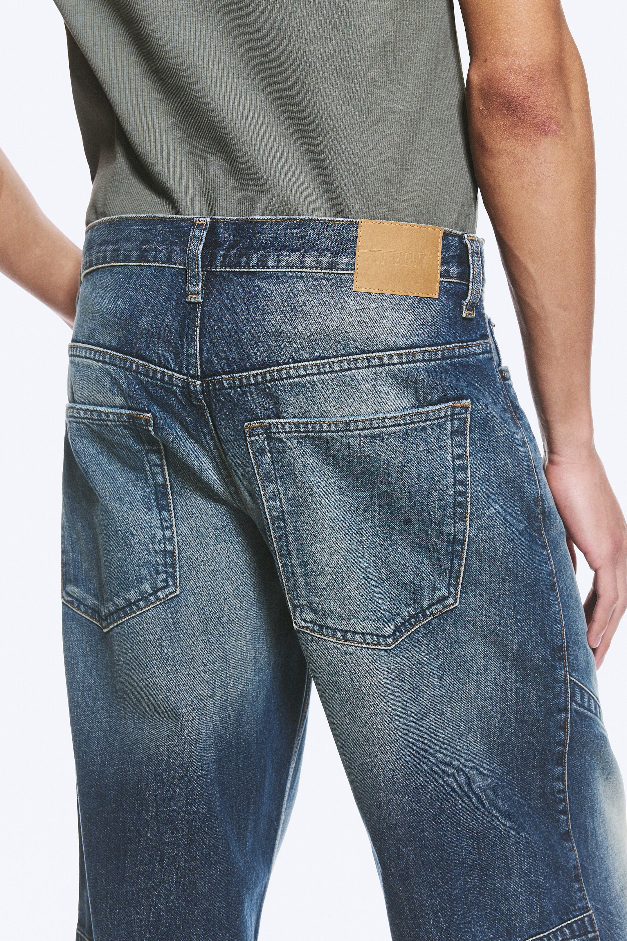 Baltic Blue - Dunkelblau - Weite Low-Waist-Jeans mit Tapered Leg und Abnähern - 3