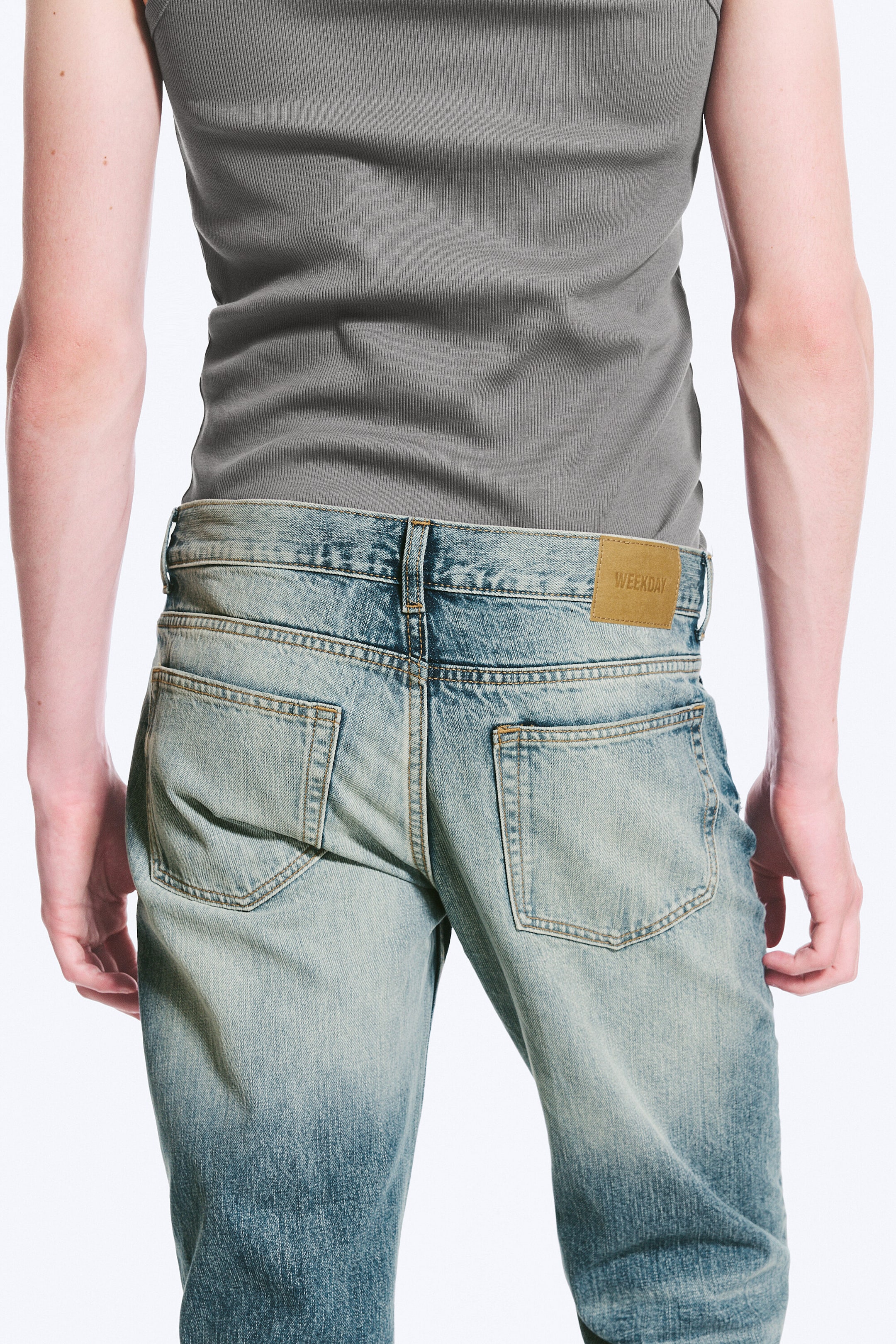 Chill Blue - Mellanblå - Sky Low Waist Regular Bootcut Jeans - 4