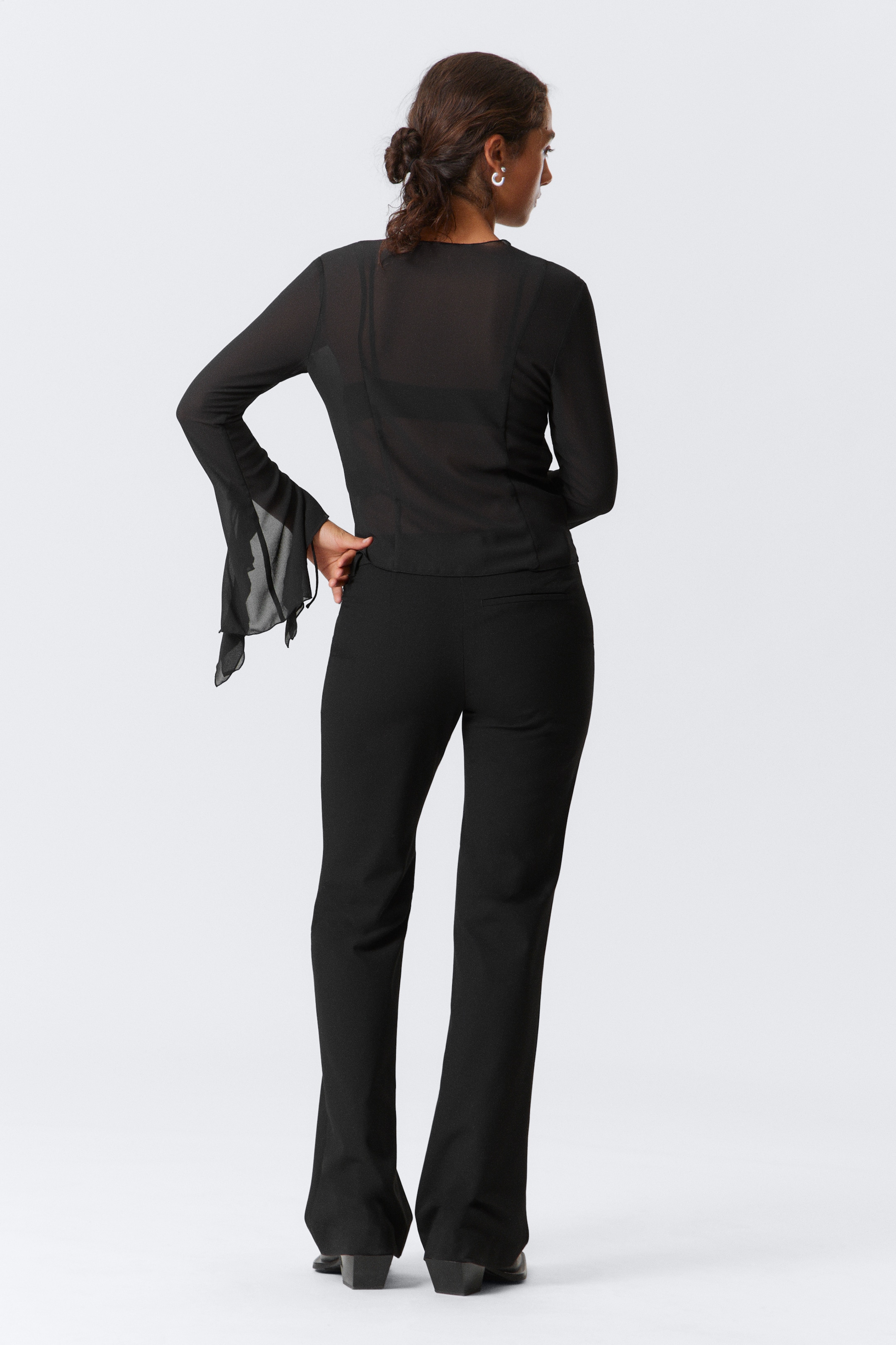 Größeres Bild anzeigen: Anzughose mit Schlag - Schwarz - Ladies | H&M AT 5