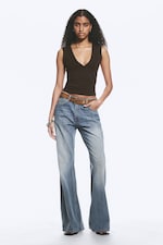 Mörkbrun - Figurnära V-ringad ärmlös topp - 1