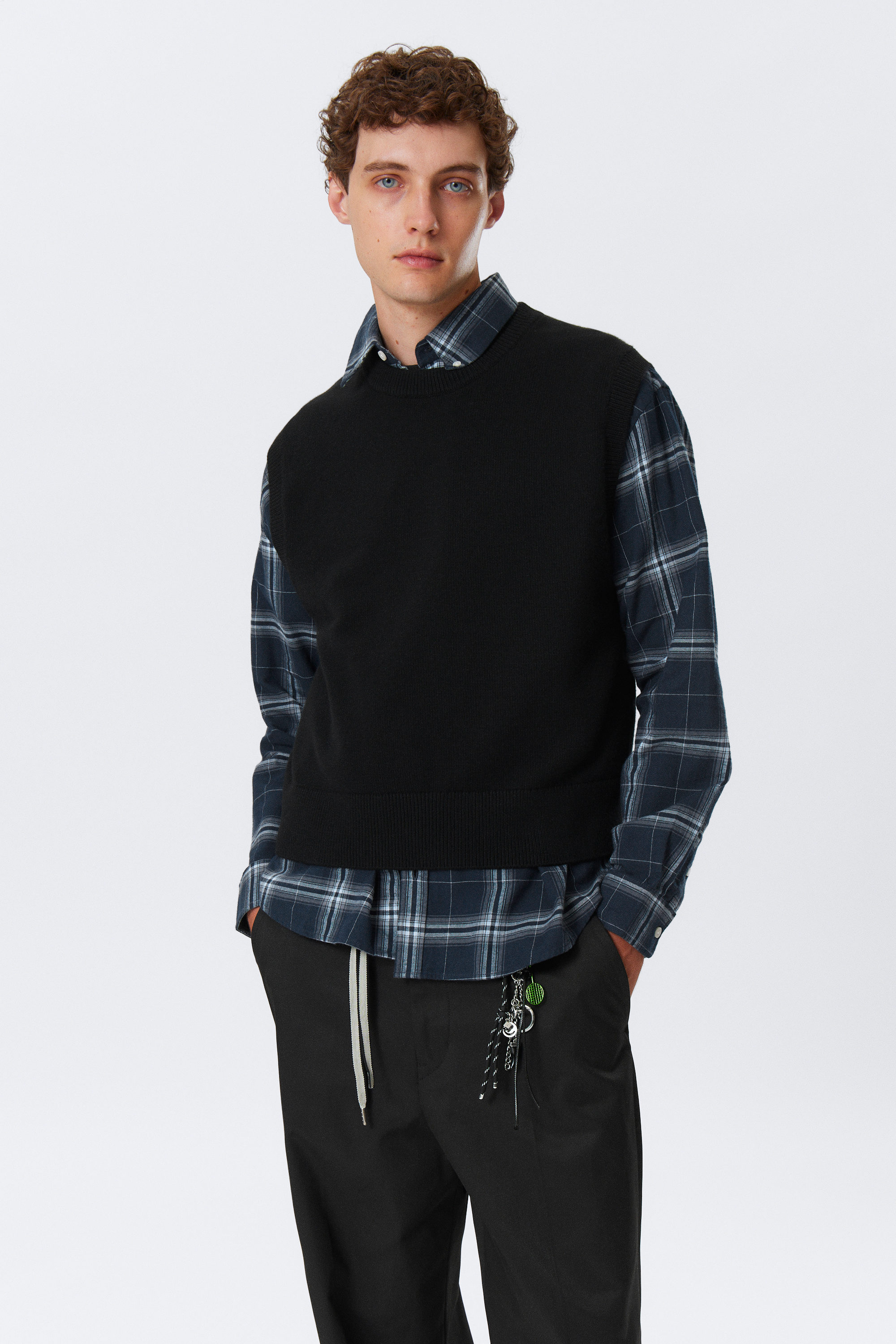 Black - Knitted Vest - 1