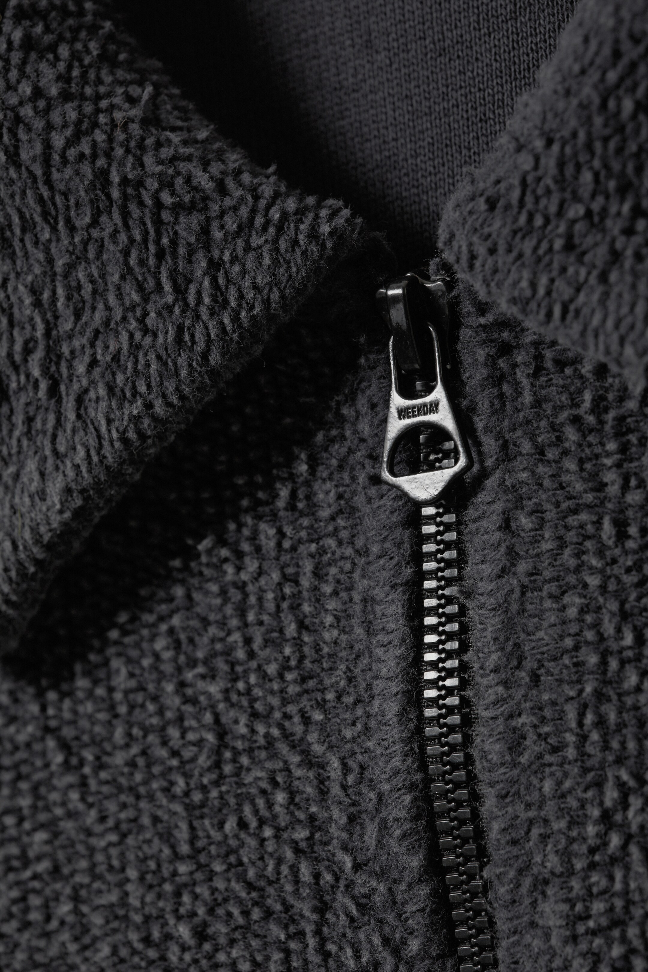 Ingrandisci l'immagine: Boxy Half-Zip Fleece Sweatshirt - Washed Black - UOMO | H&M CH 2