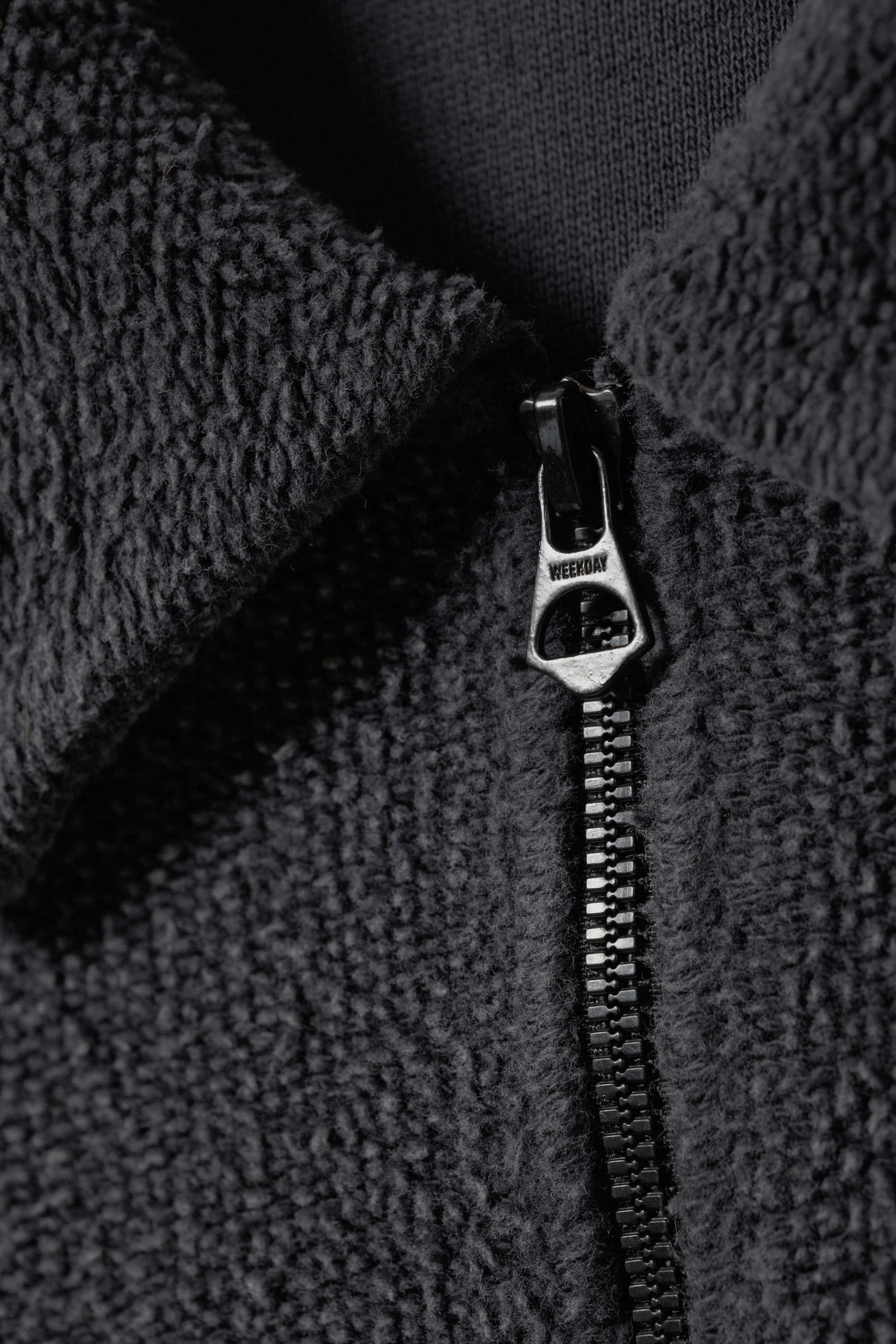 Verwaschenes Schwarz - Kastiges Halbzip-Sweatshirt aus Fleece - 2