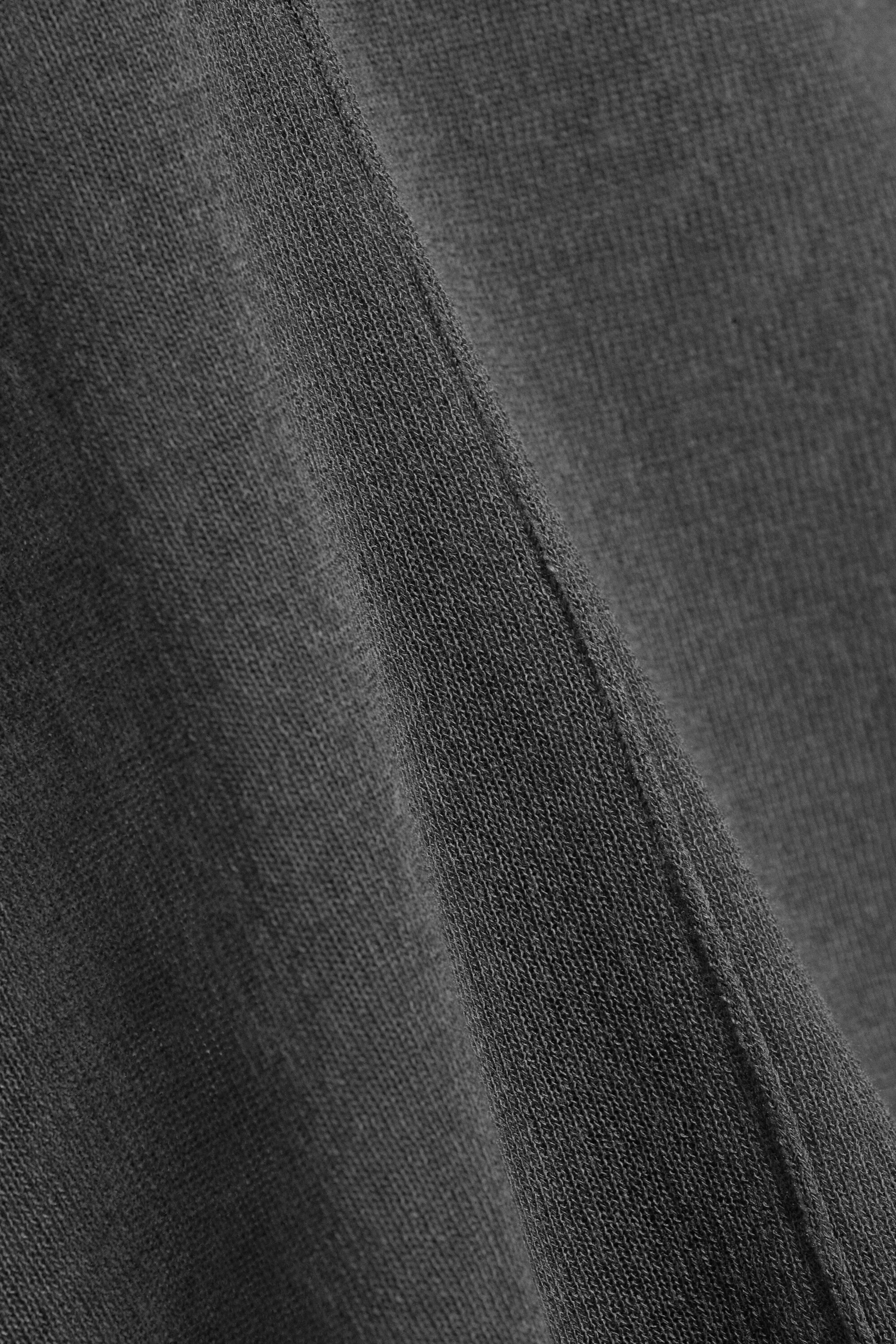 Gris foncé - Pull ample confectionné en maille transparente - 5