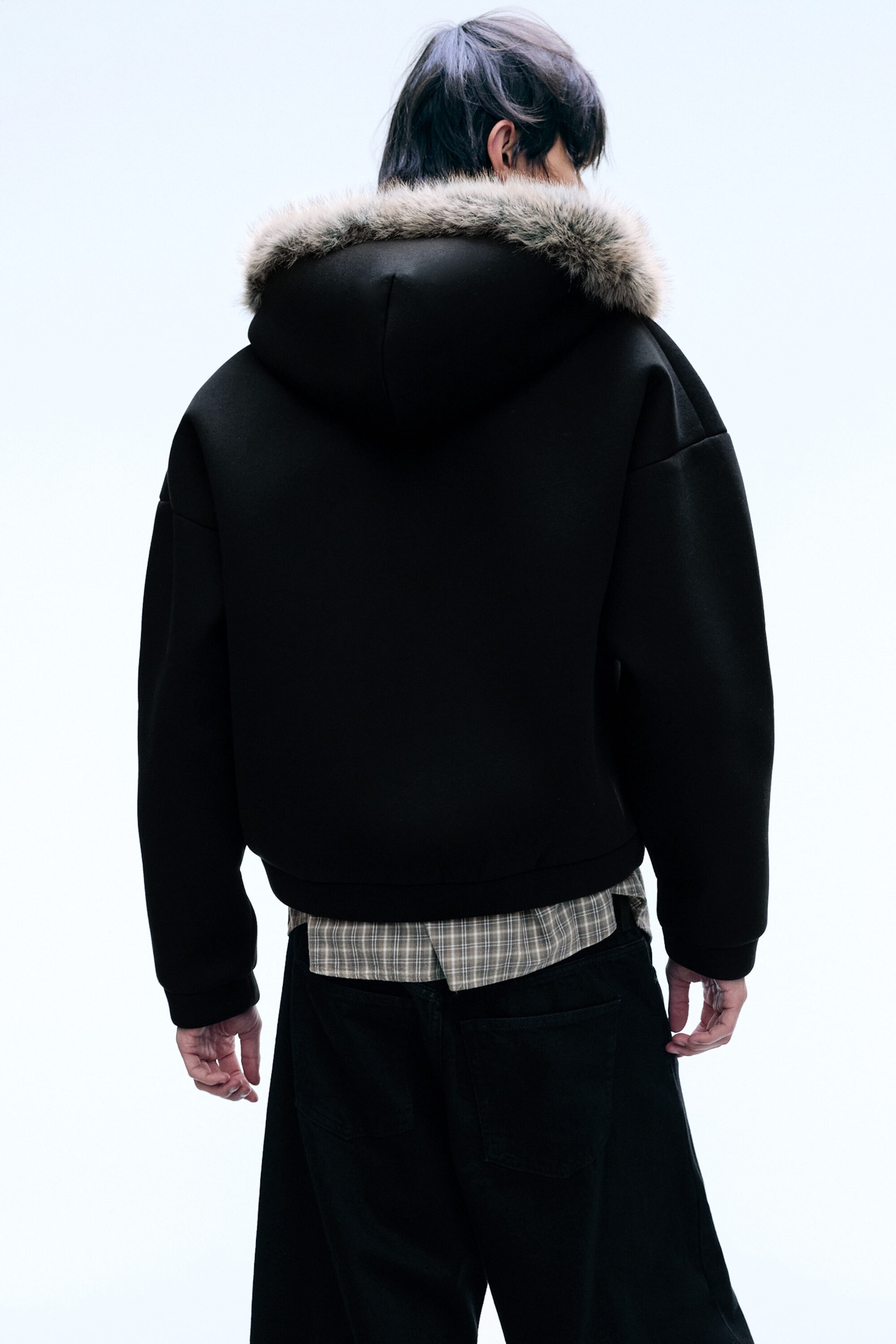 Schwarz - Scuba-Hoodie mit Zipper und Kunstfellkapuze - 3