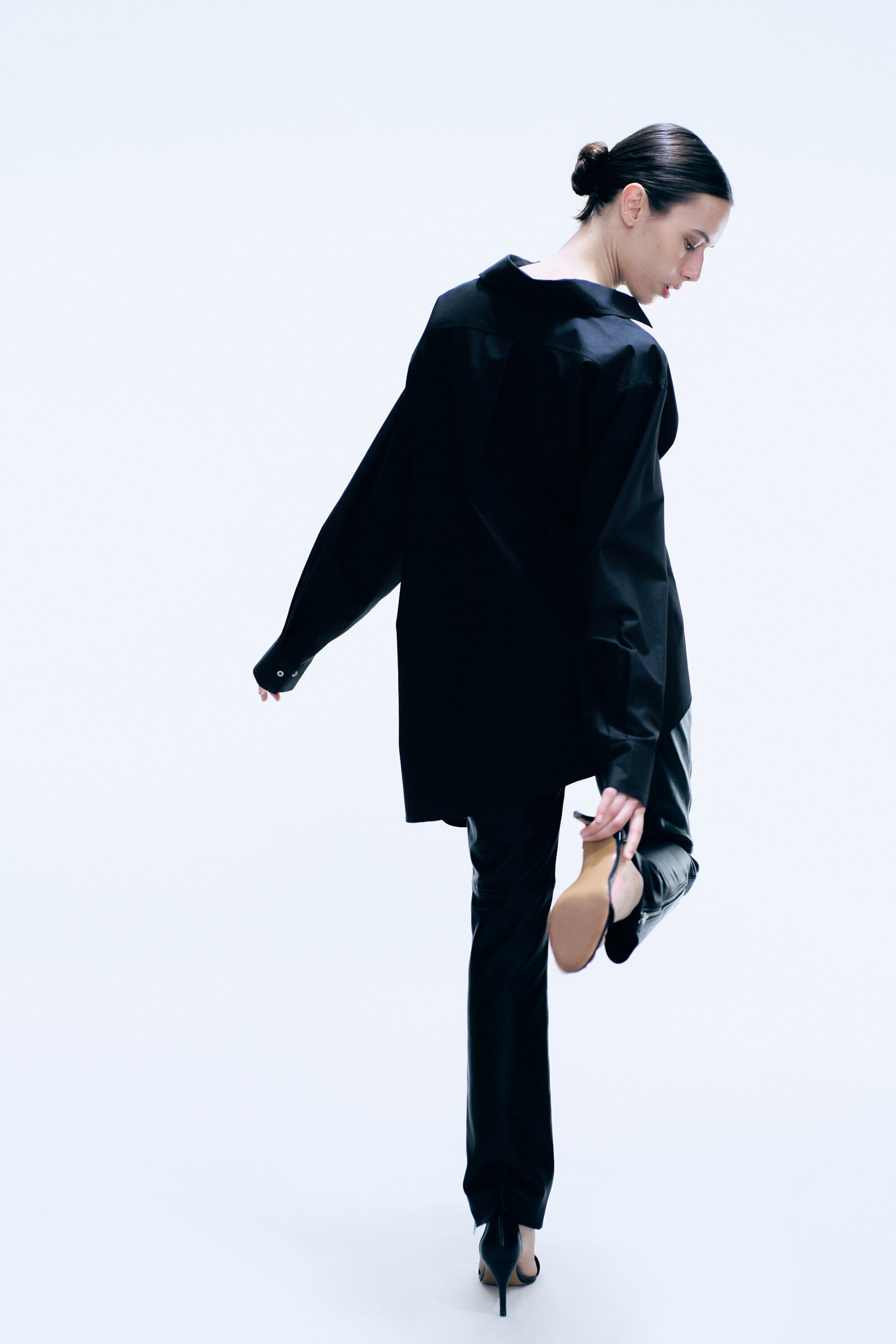 Off-black - Cross-buttoned Expand Shirt - 3
