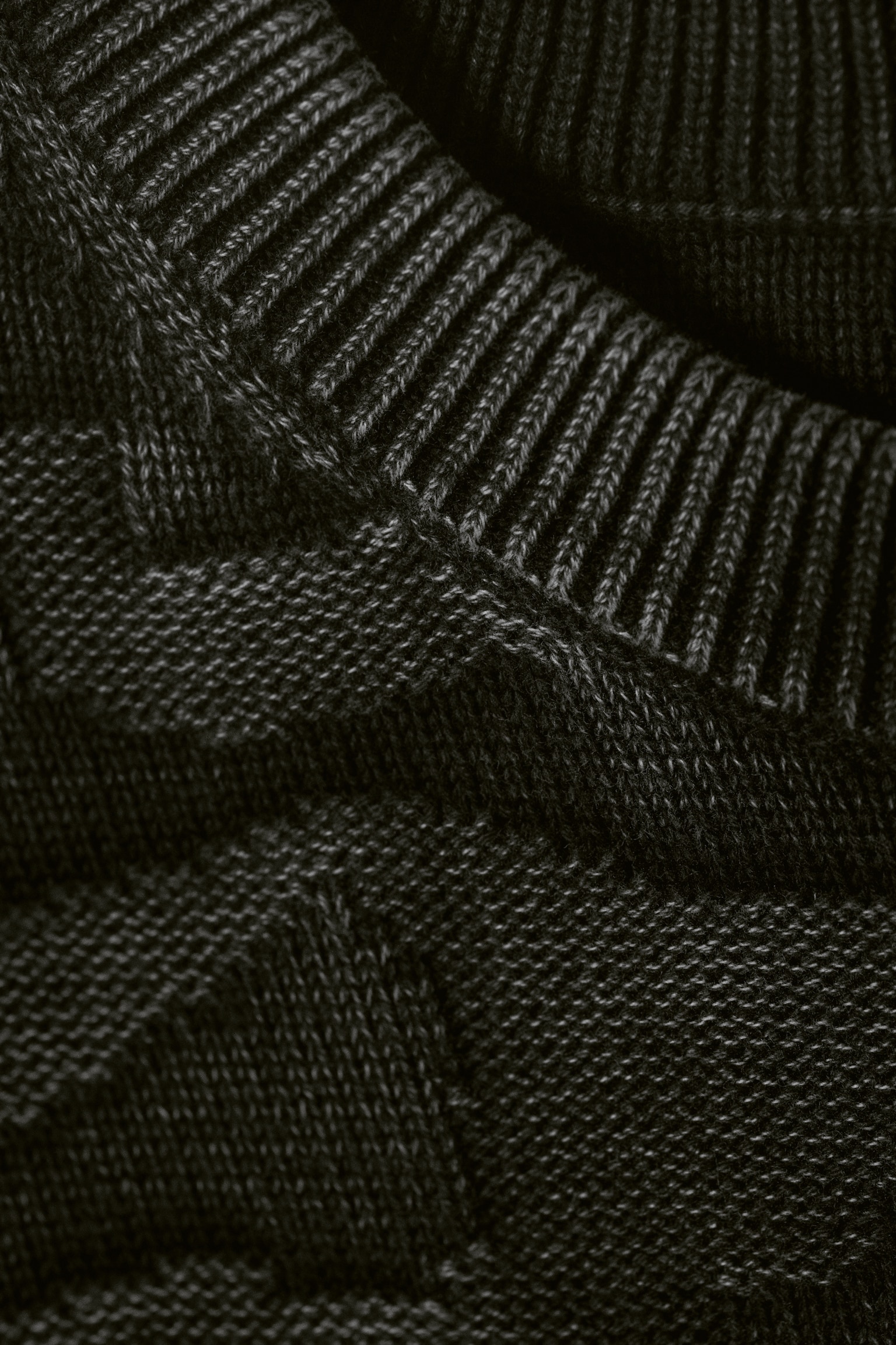 Bawełniany sweter oversize z grafiką - Czarny/Ciemnozielony strukturalny/Czarny - 5
