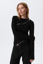 Schwarz - Schmaler asymmetrischer Zip-Strickpullover - 0