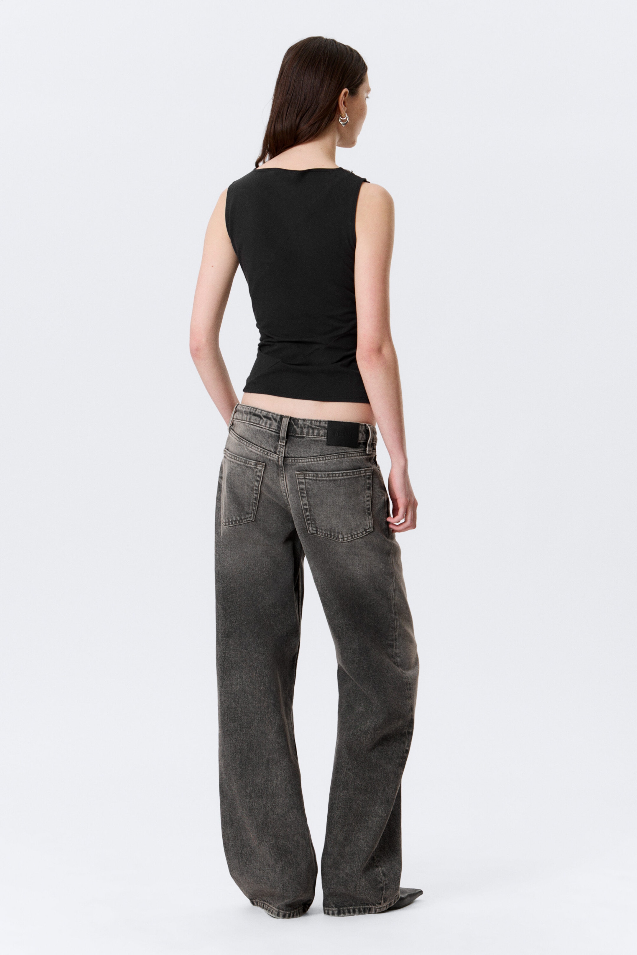 Black - Slim Pierced Seam Sleeveless Top - 3