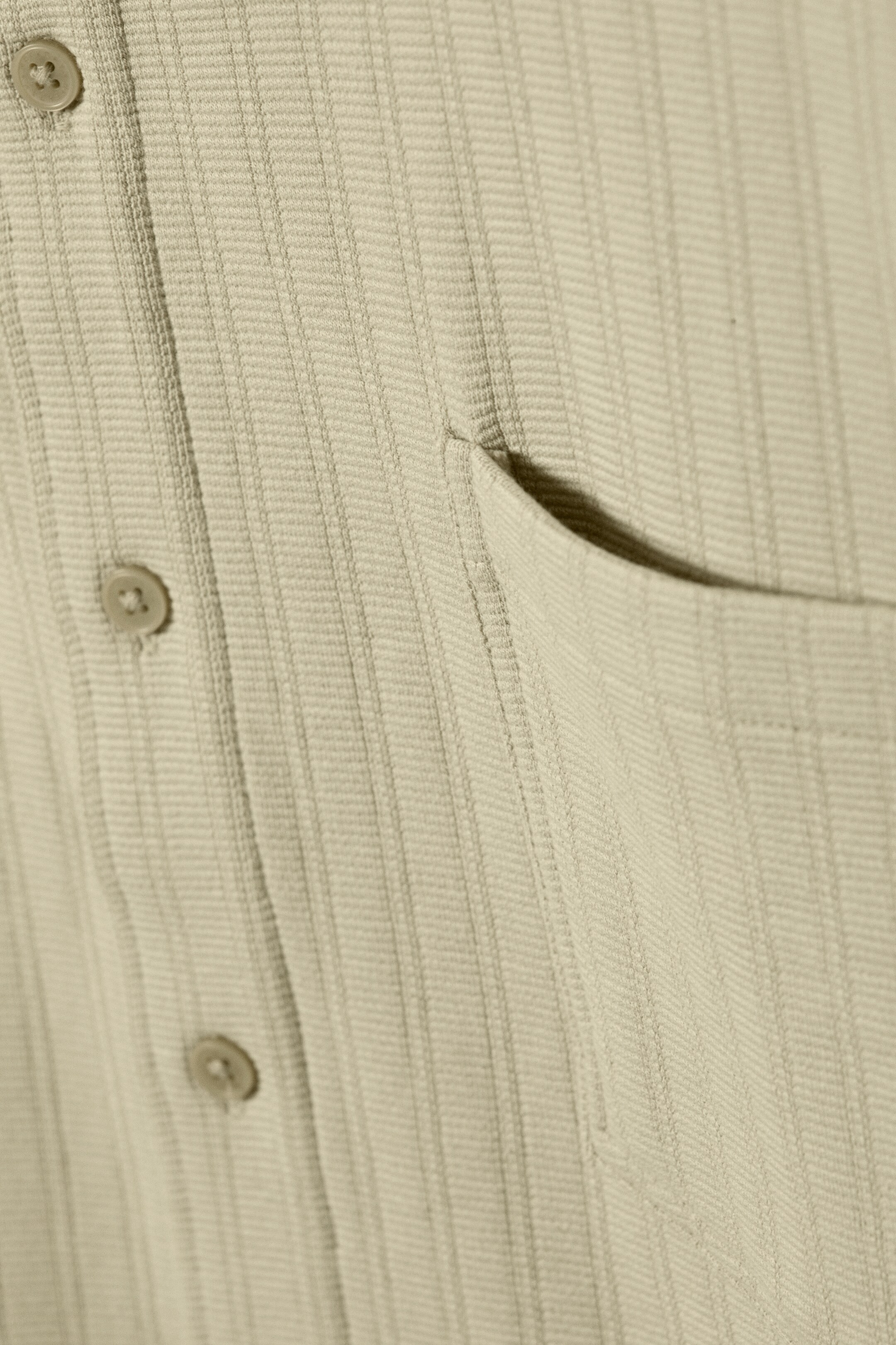 Zobraziť väčší obrázok: Knitted Short-Sleeved Button-Up Shirt - Svetlá khaki zelená - MUŽI | H&M SK 6