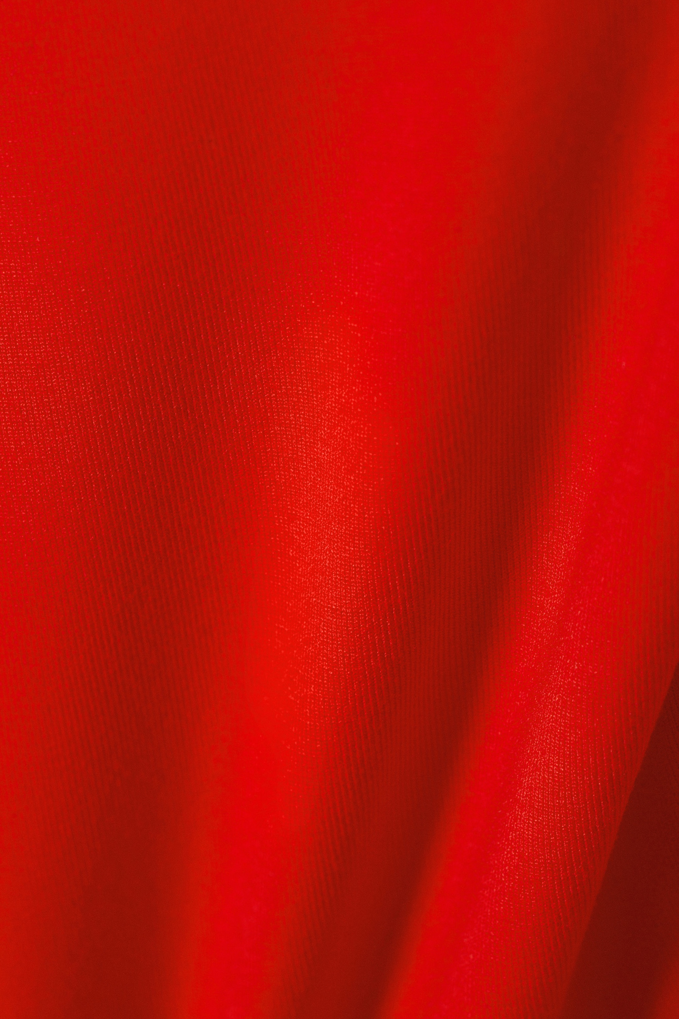 Rot - Körperbetontes Modal-T-Shirt mit rundem Saum - 1