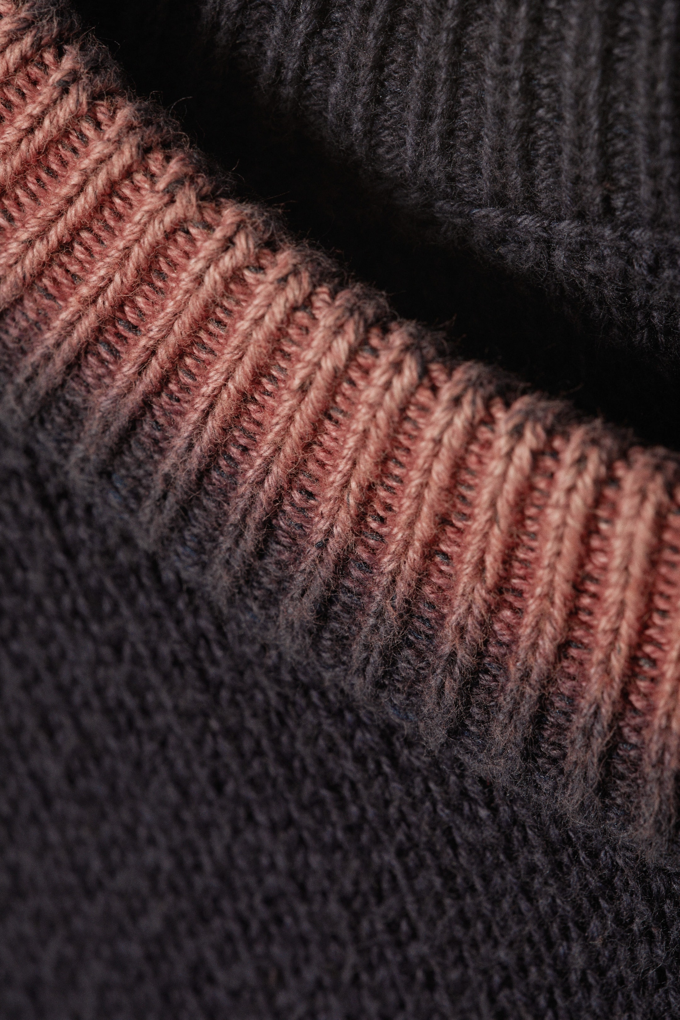 Pflaume/Koralle - Strickpullover mit Print Cypher - 1