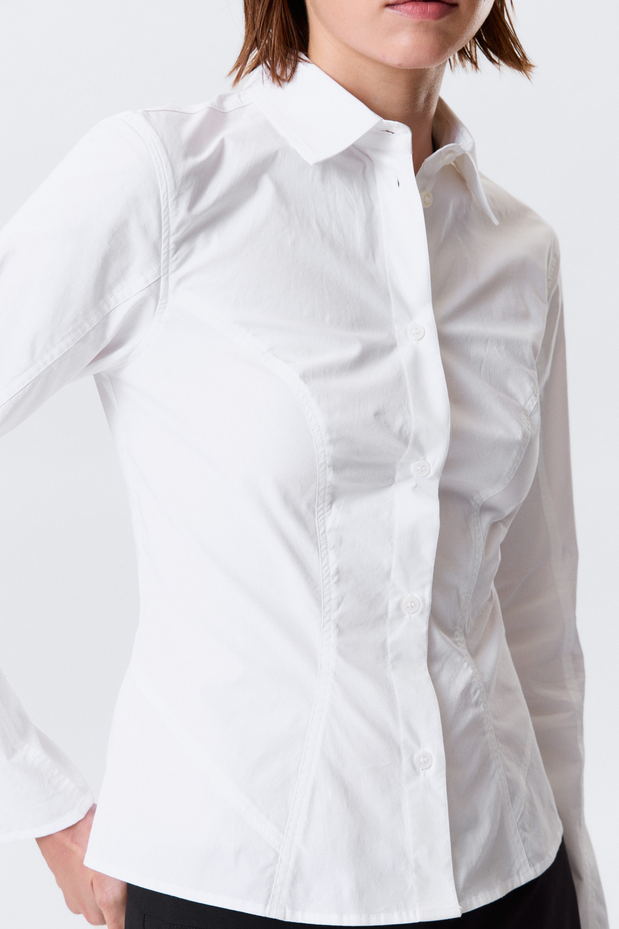 Weiß - Eng anliegendes langärmliges Baumwollhemd - 2