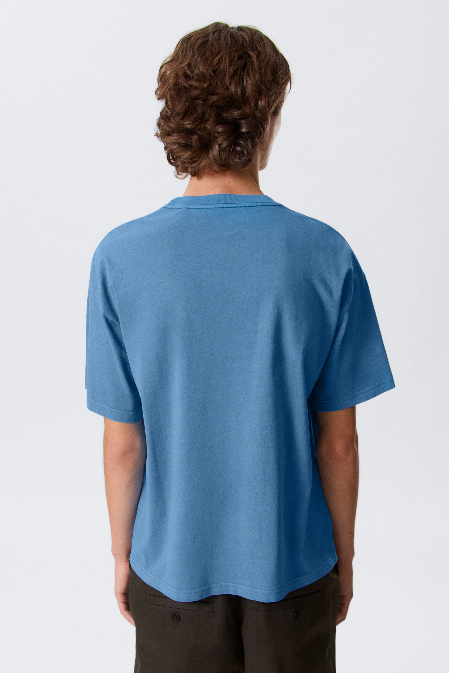 T-shirt ample et carré - Bleu délavé/Blanc/Noir/Bleu marine foncé/Gris cendré/Gris clair/Vert kaki/Marron foncé - 3