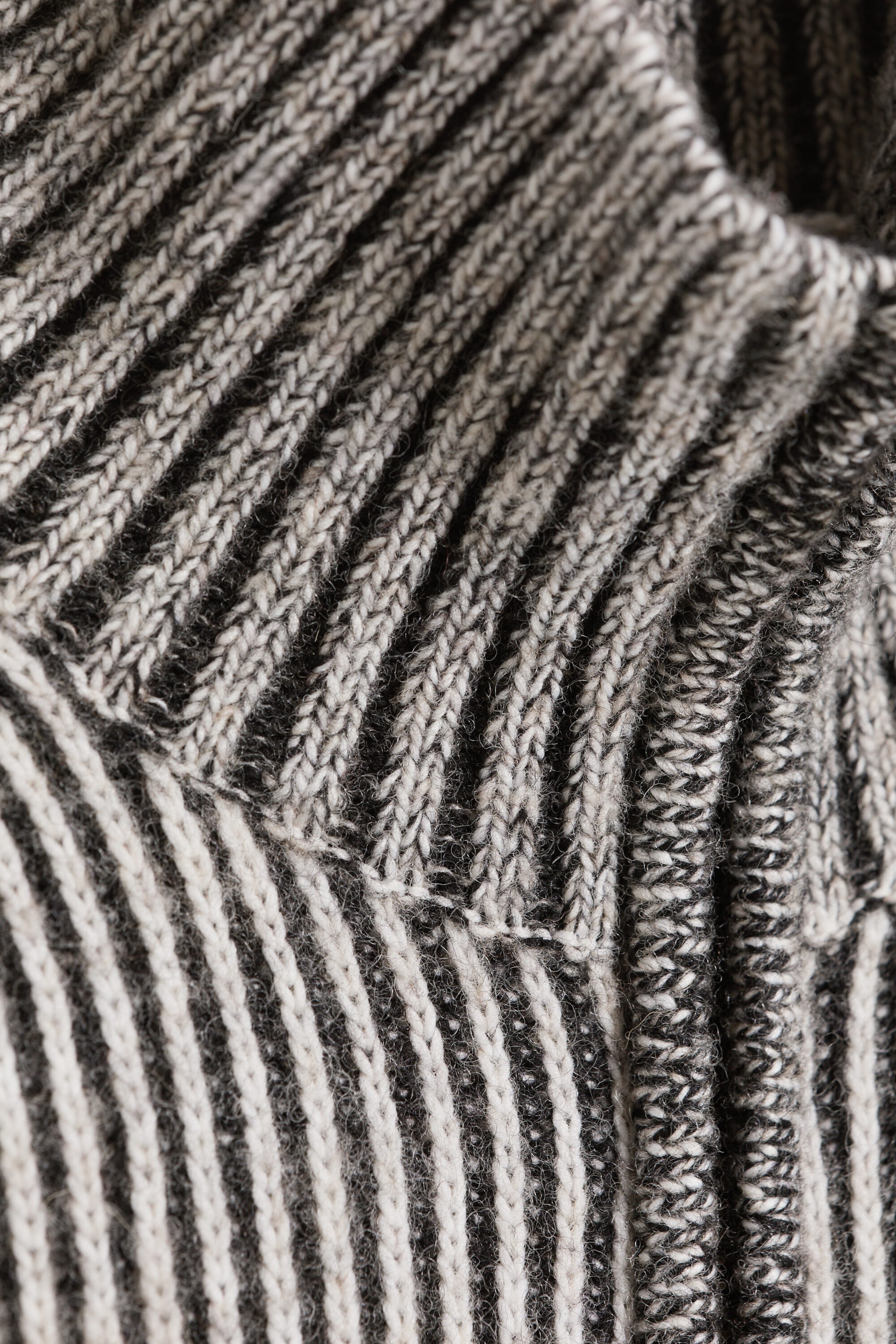 White/Black - Relaxed wool-blend cardigan - 5